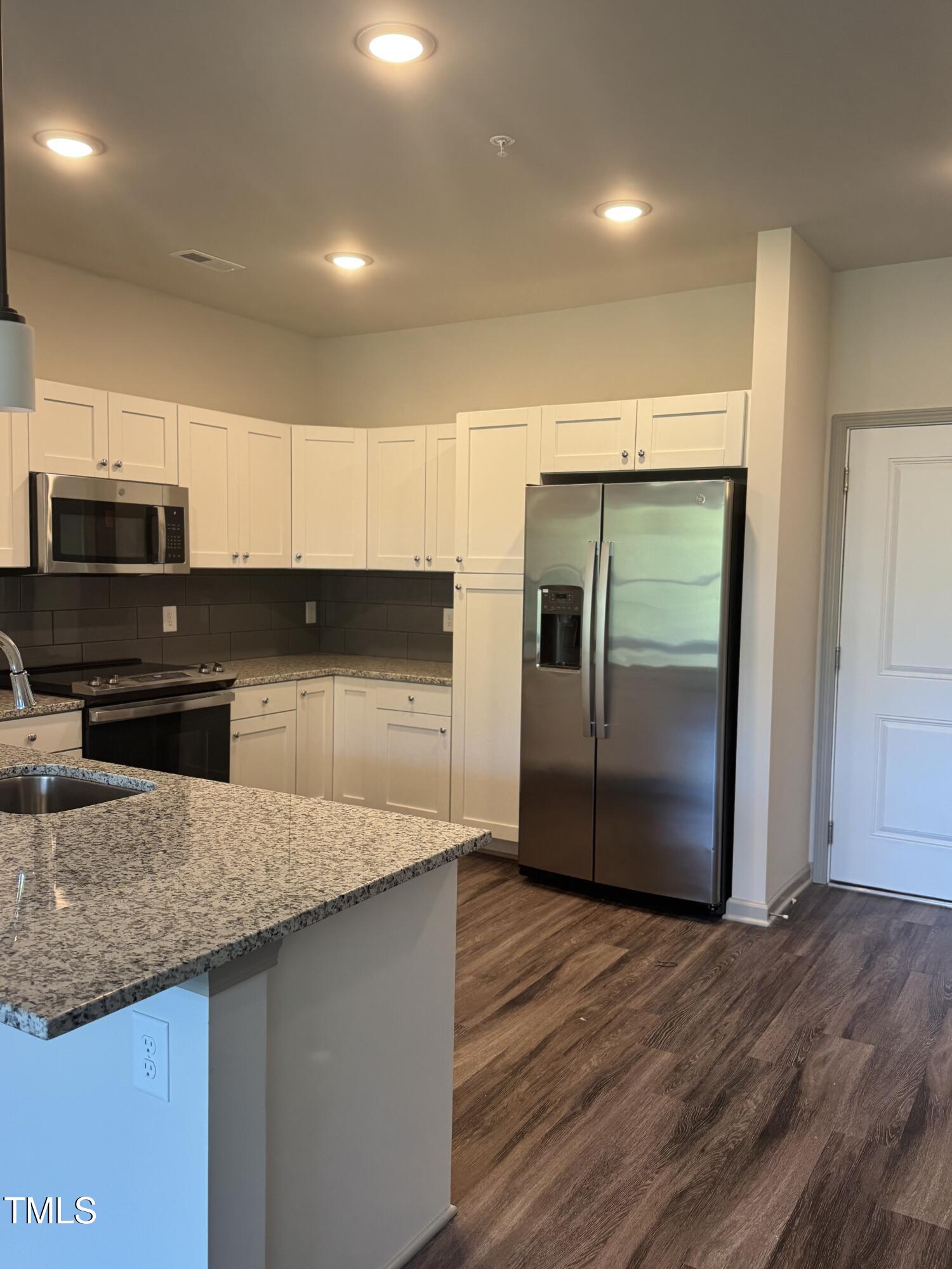2418 Gathering Square Court Property Photo 3