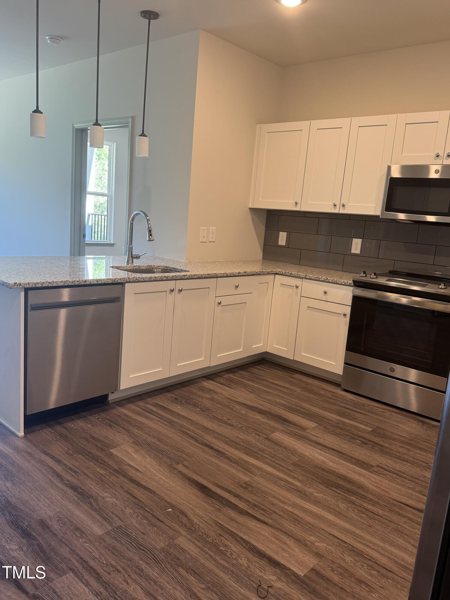 2418 Gathering Square Court Property Photo 4