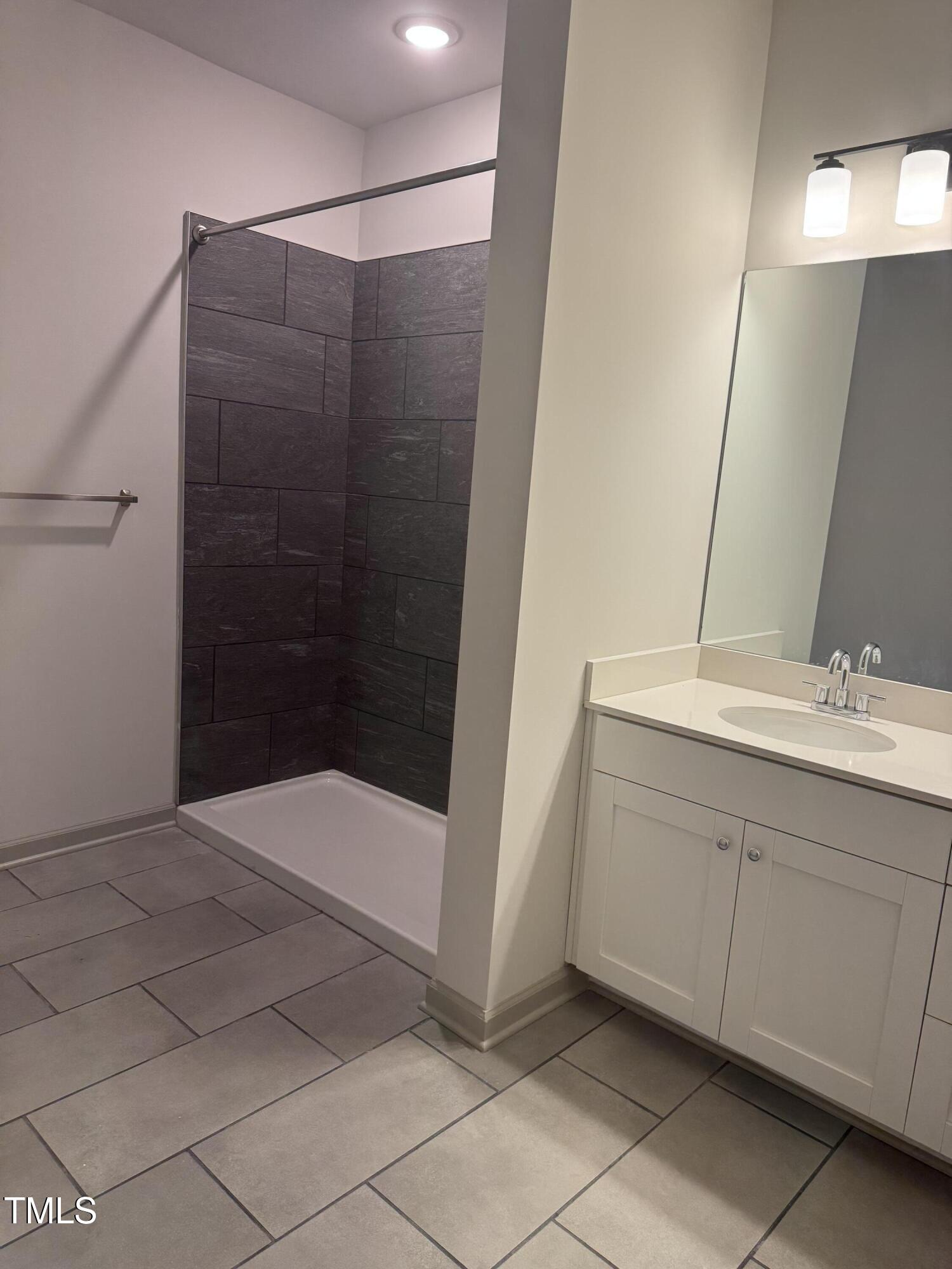 2418 Gathering Square Court Property Photo 6