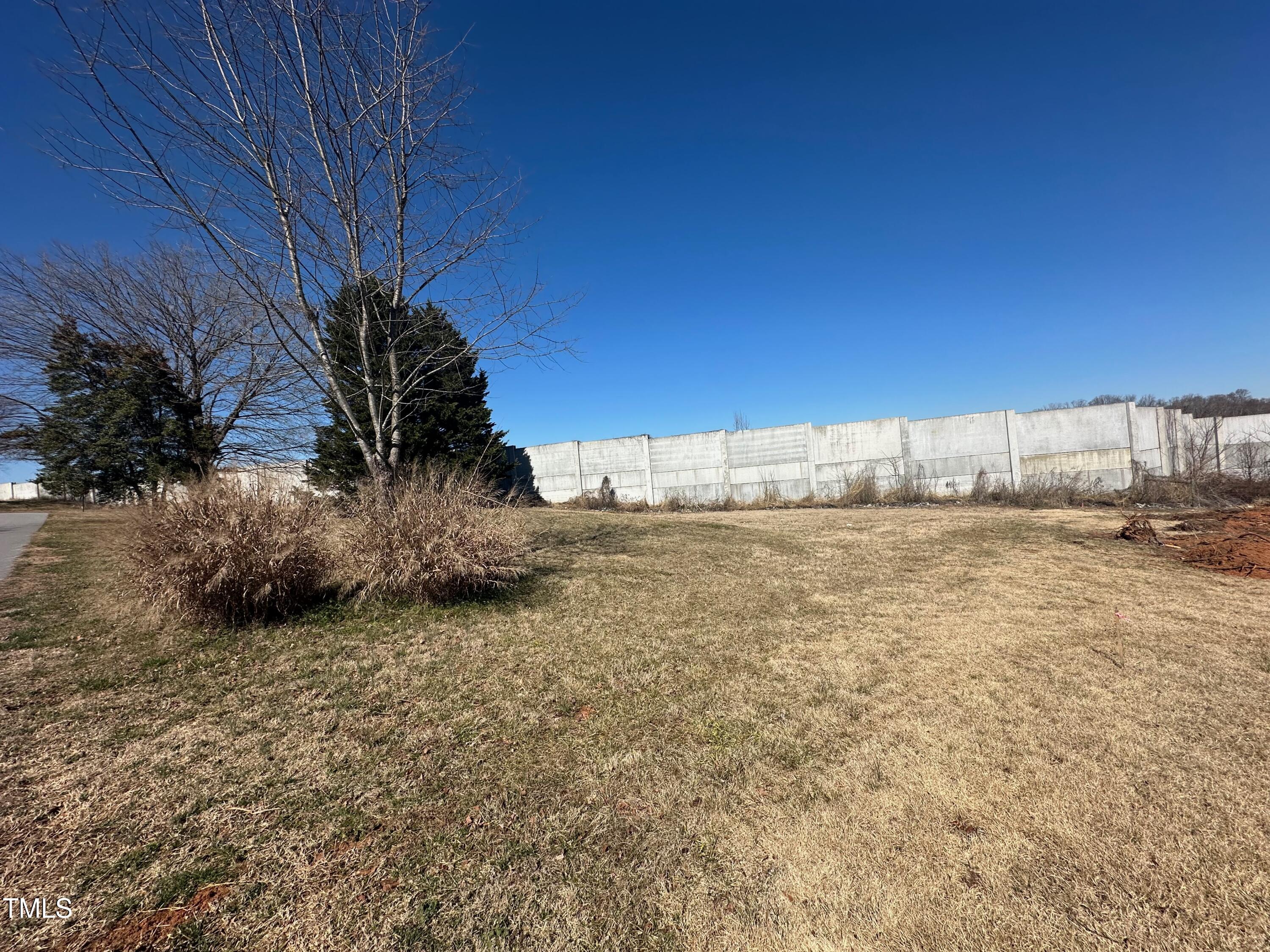 405 Montcrest Drive Property Photo 2