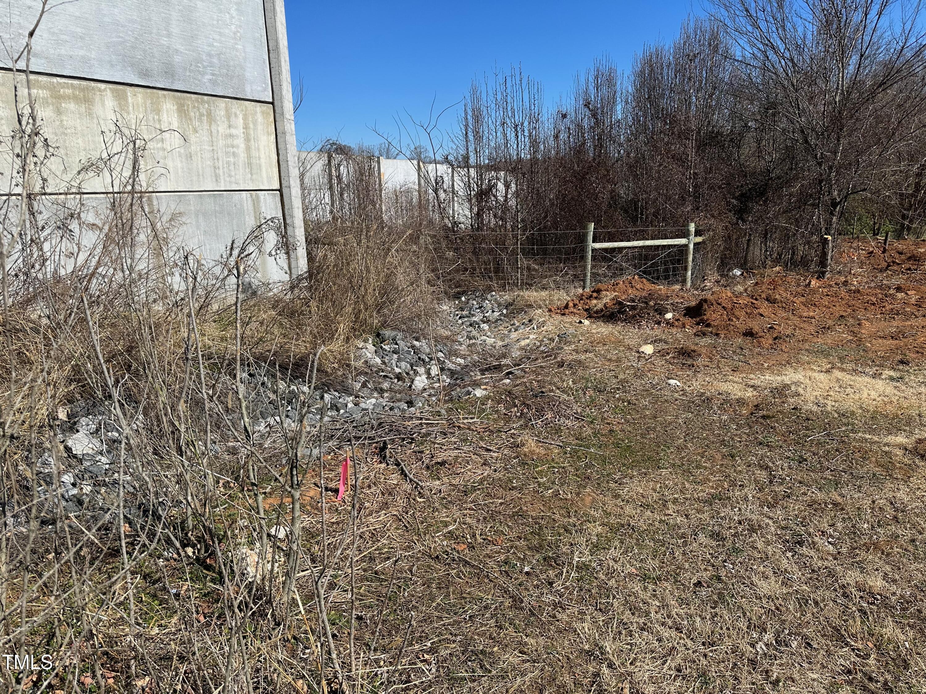 405 Montcrest Drive Property Photo 4