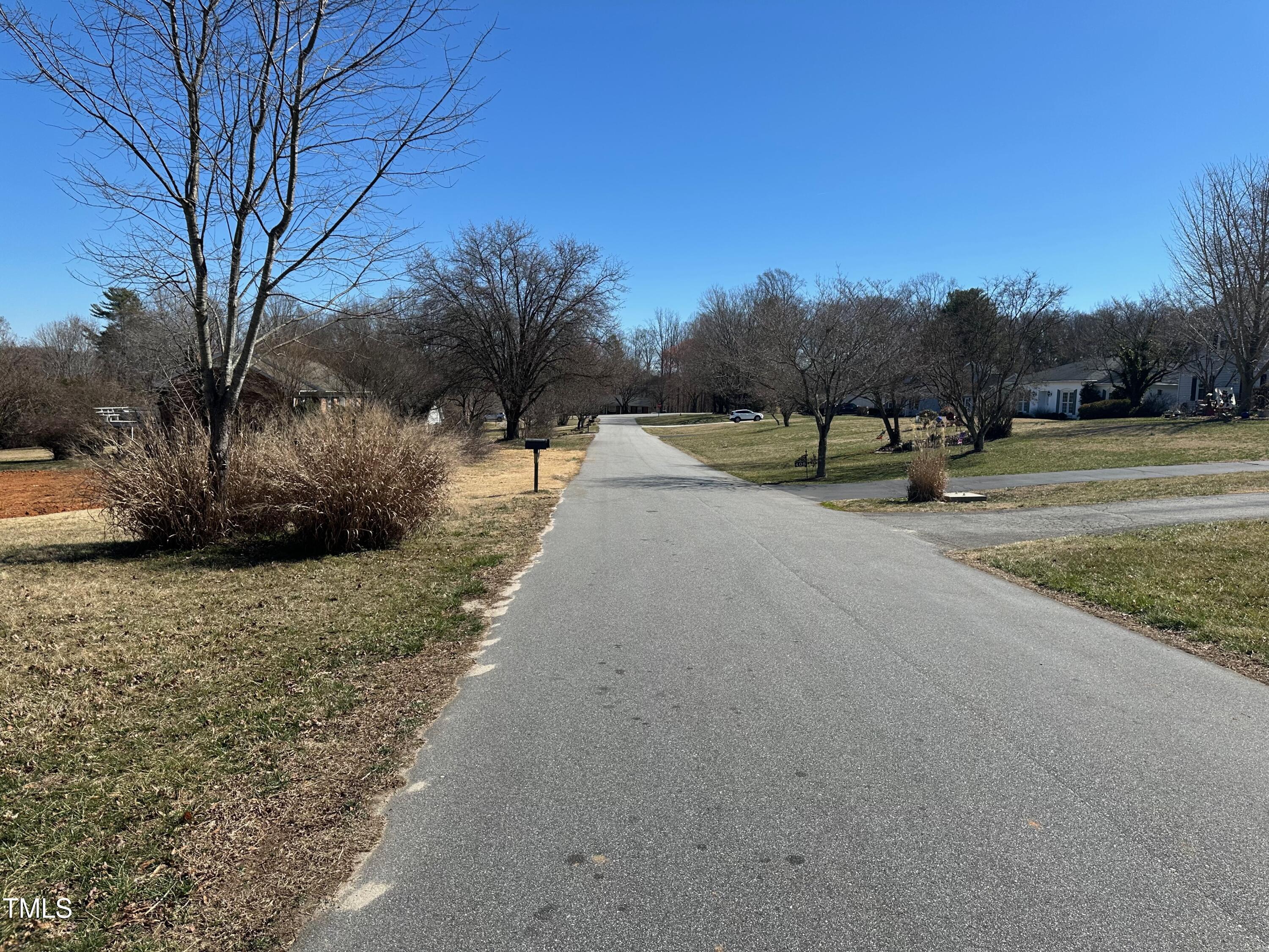 405 Montcrest Drive Property Photo 6