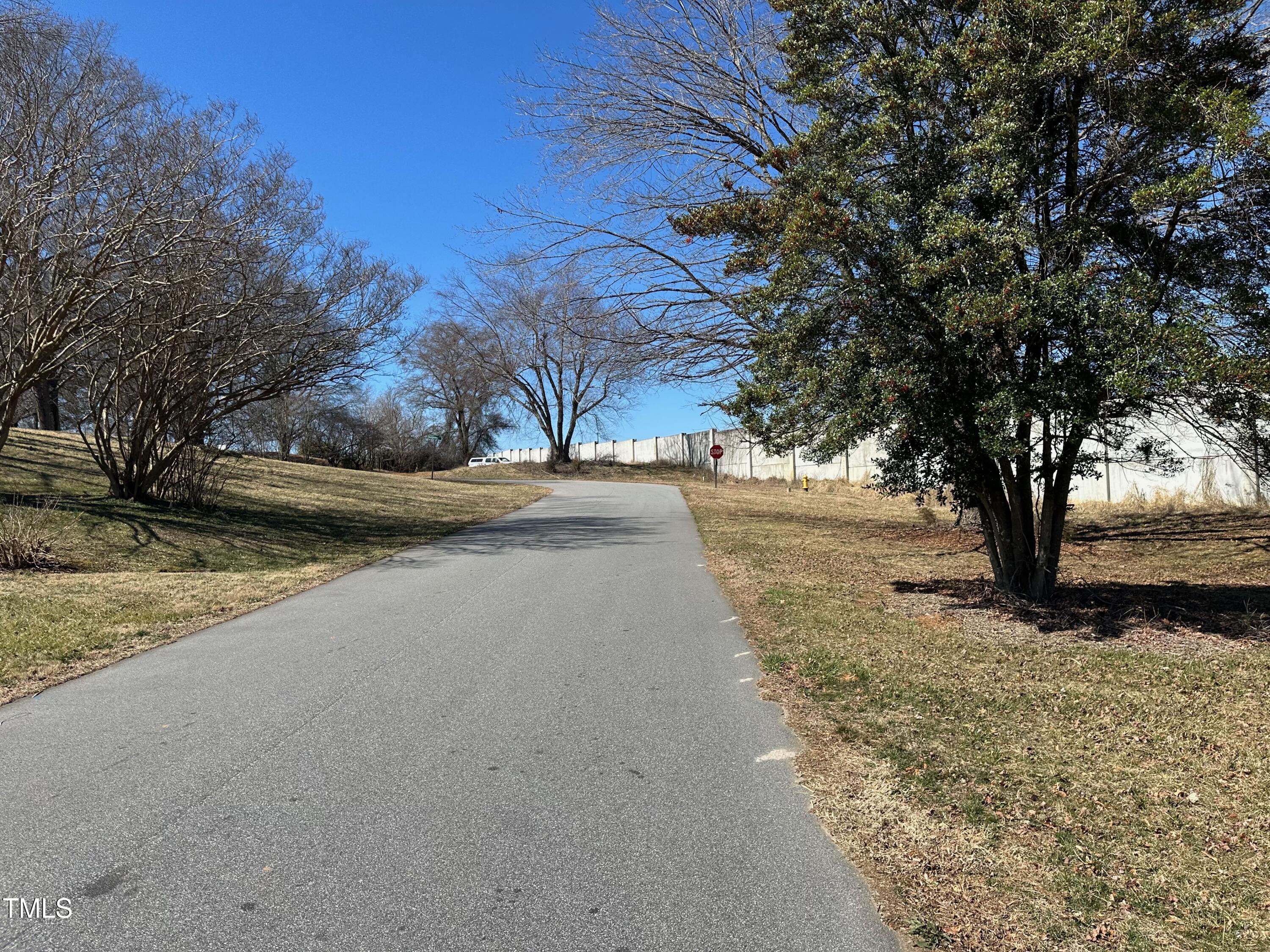 405 Montcrest Drive Property Photo 7