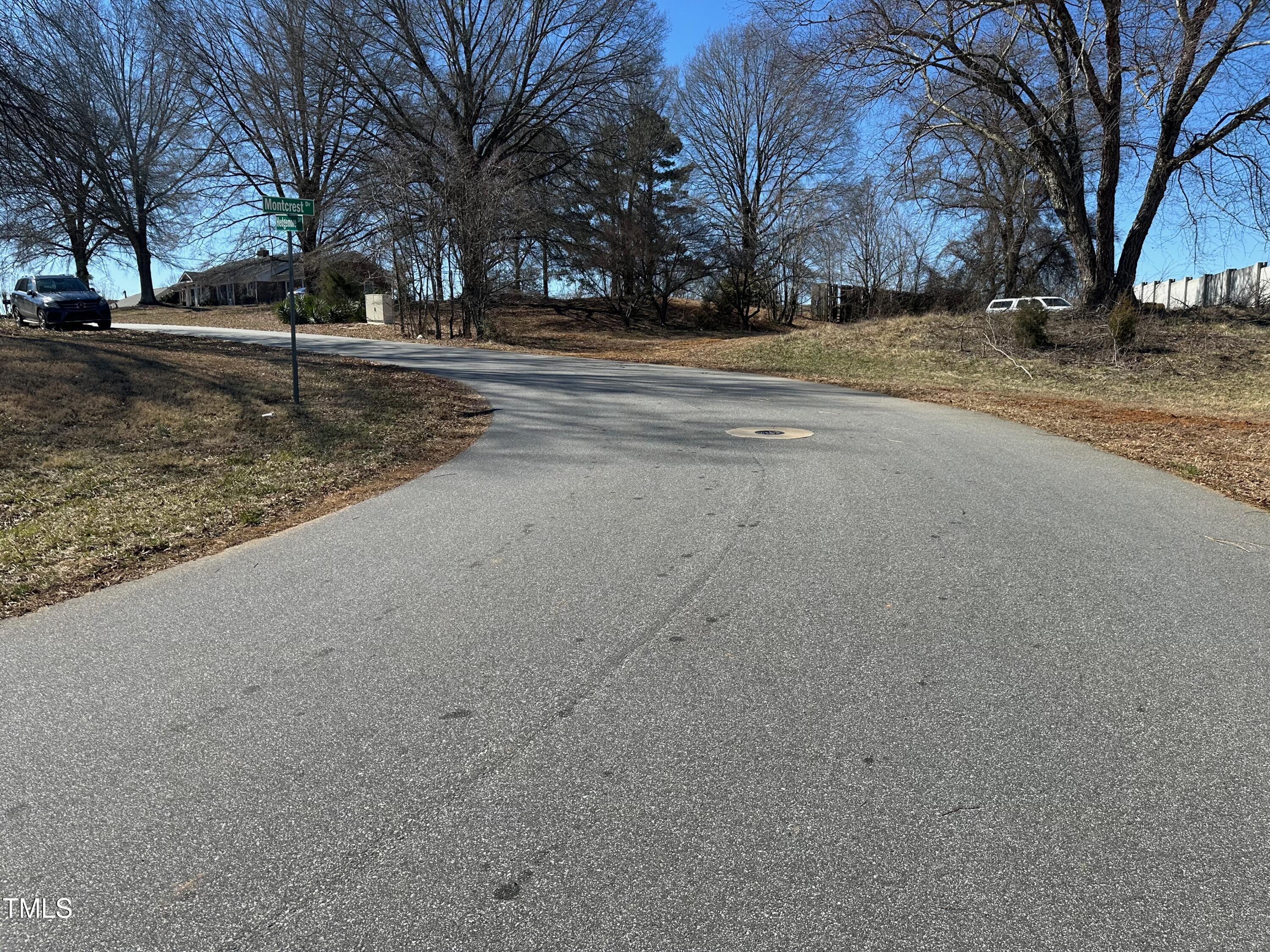 401 Montcrest Drive Property Photo 4