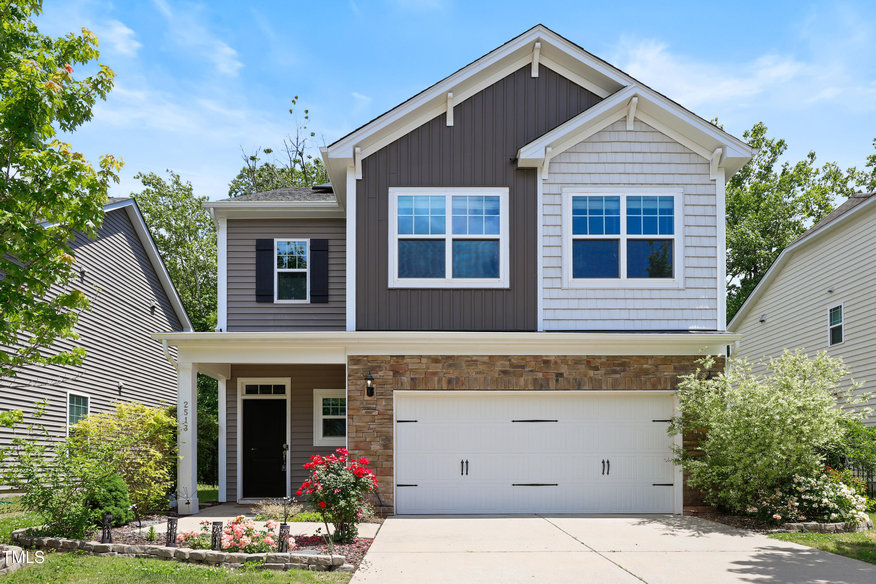 2513 Magnolia Tree Lane