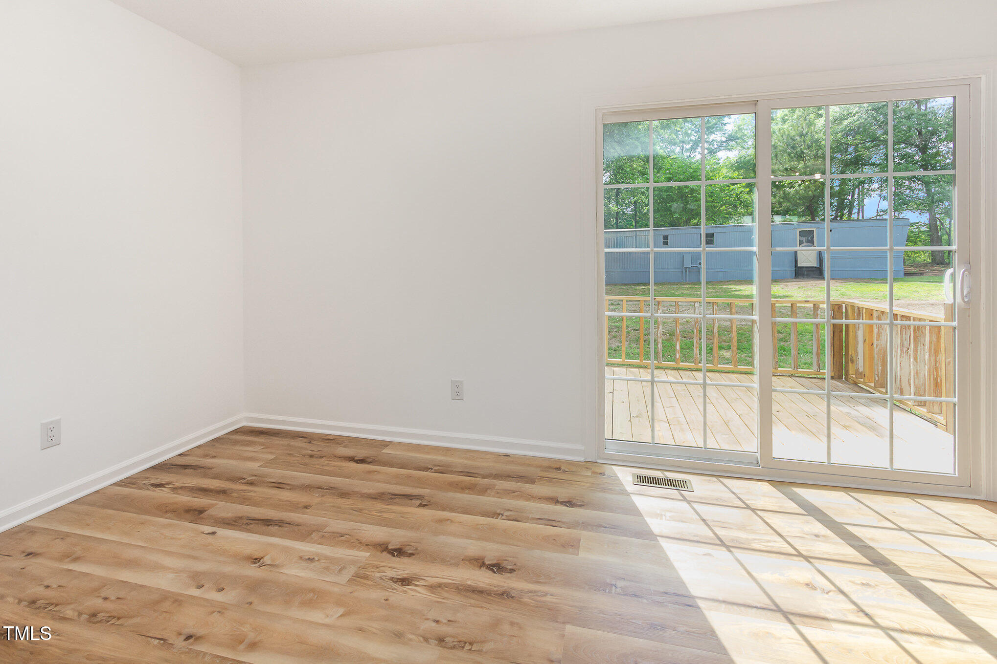 2670 Nc 210 S Property Photo 5