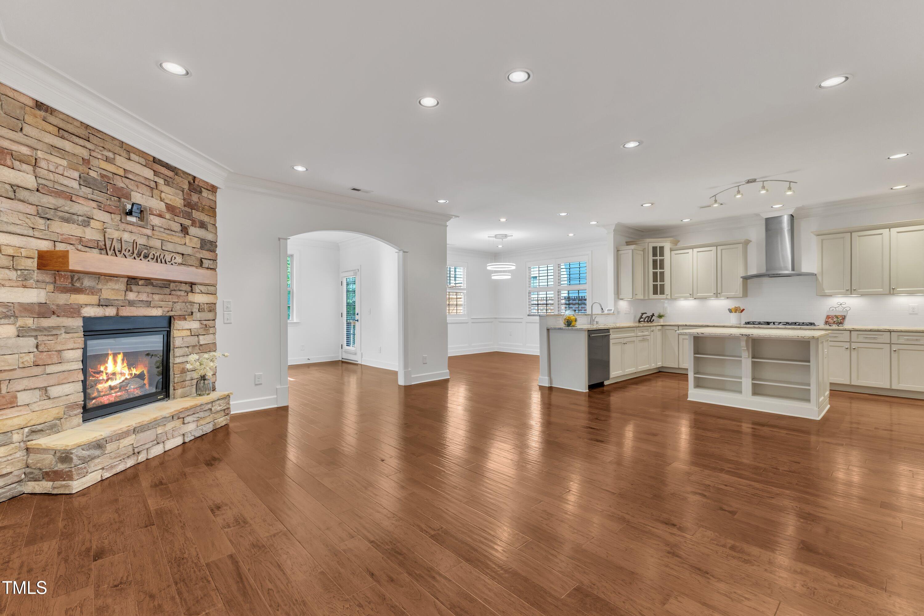 644 Angelica Circle Property Photo 4