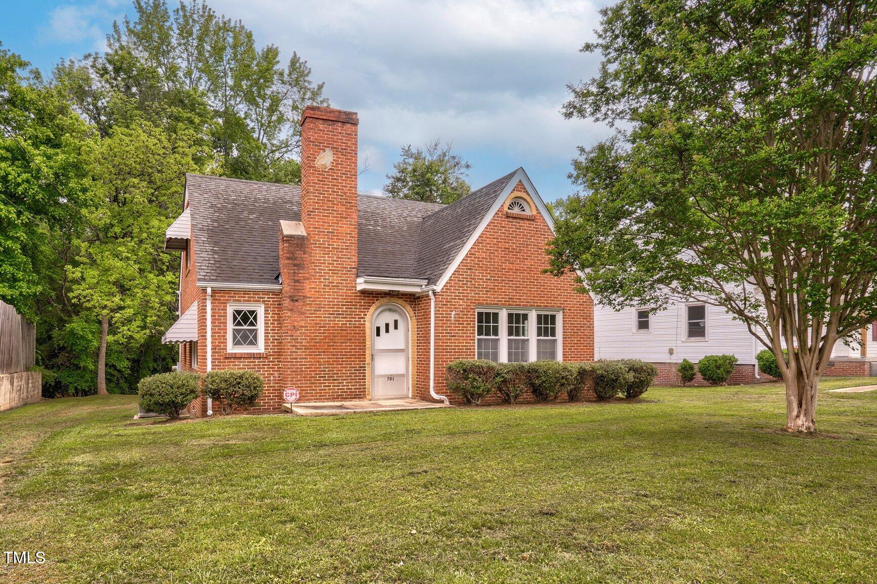 701 E Nash Street Property Photo 1