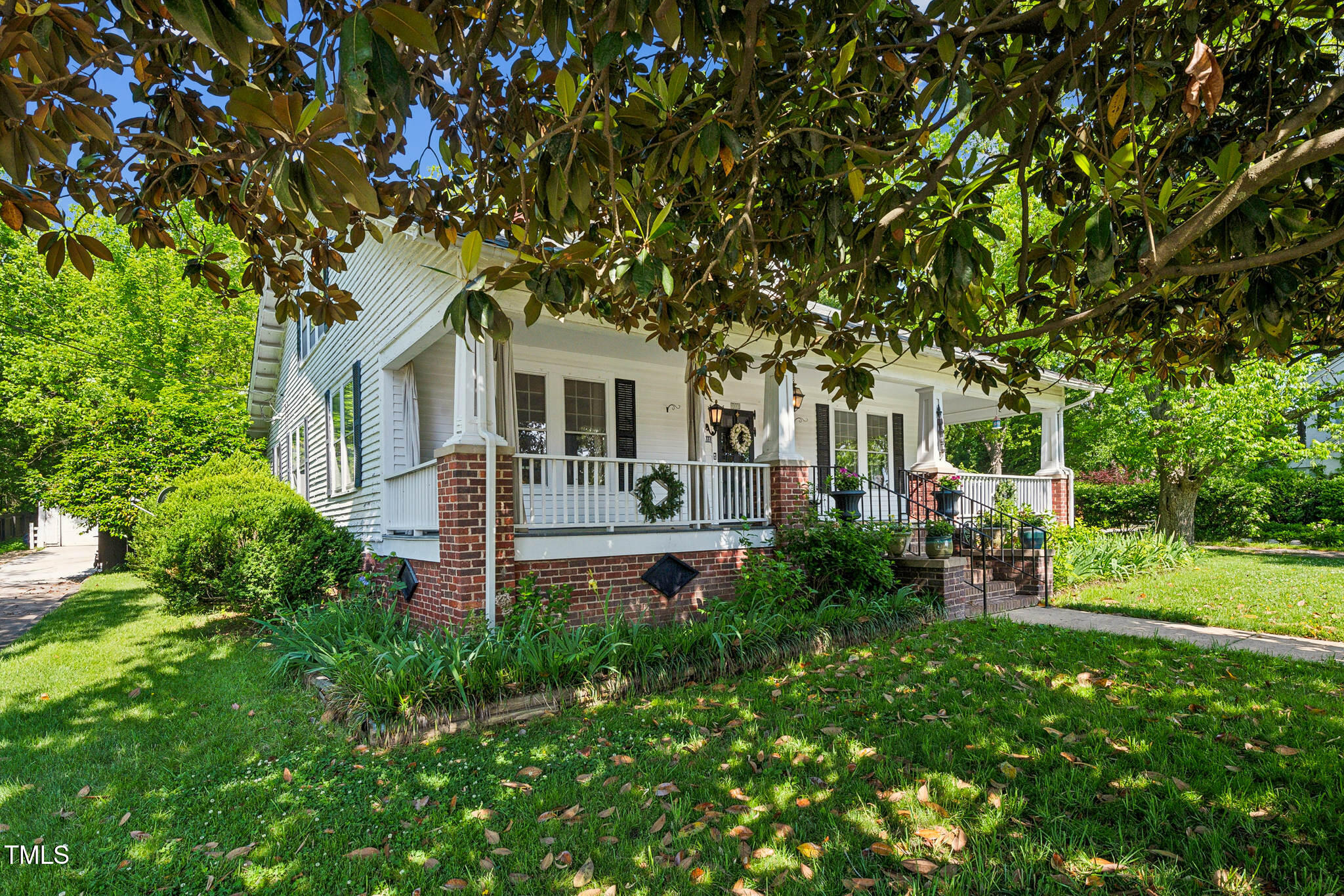 1111 College Street Property Photo 1