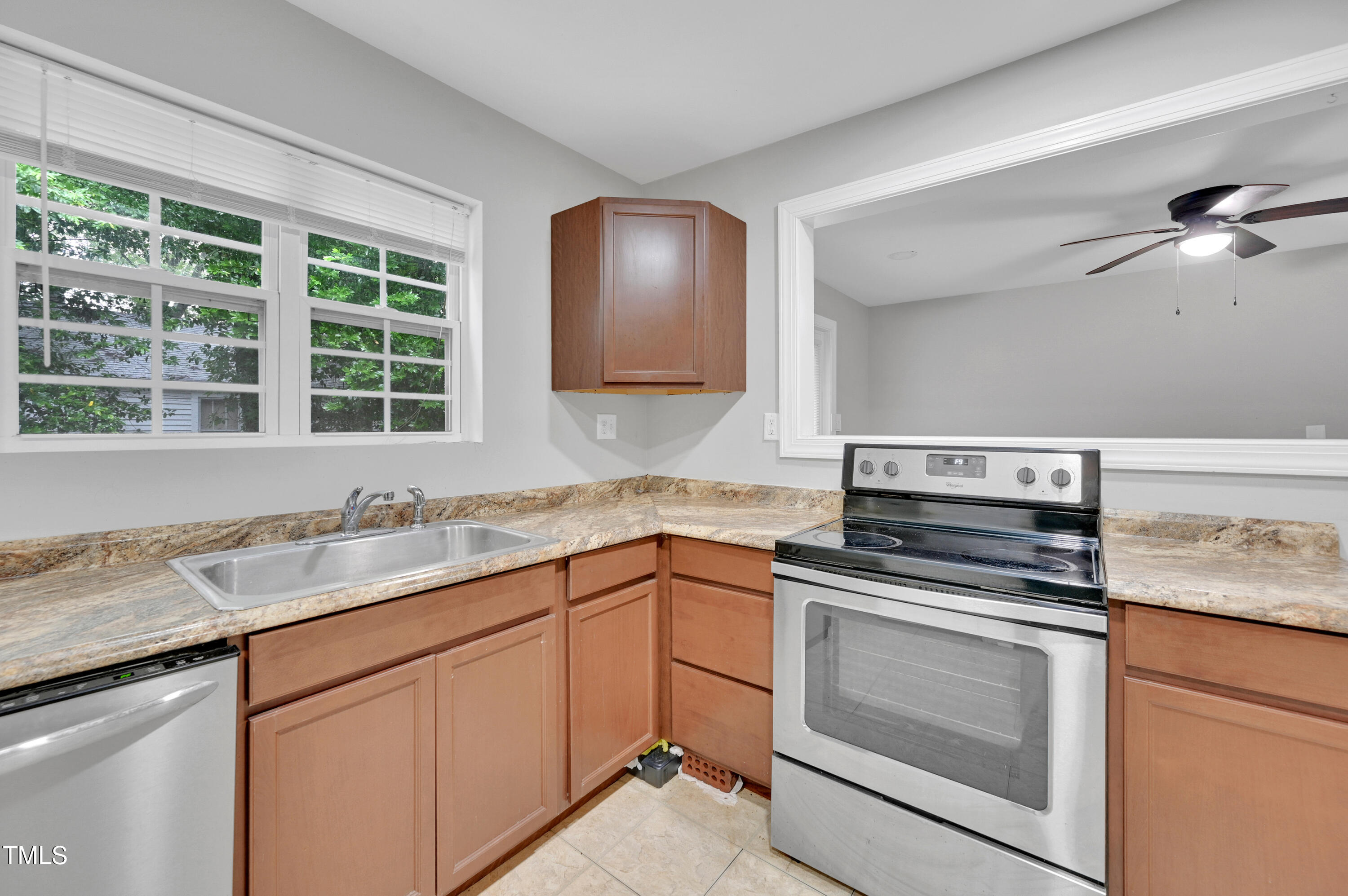 205 E 13th Street # A Property Photo 3