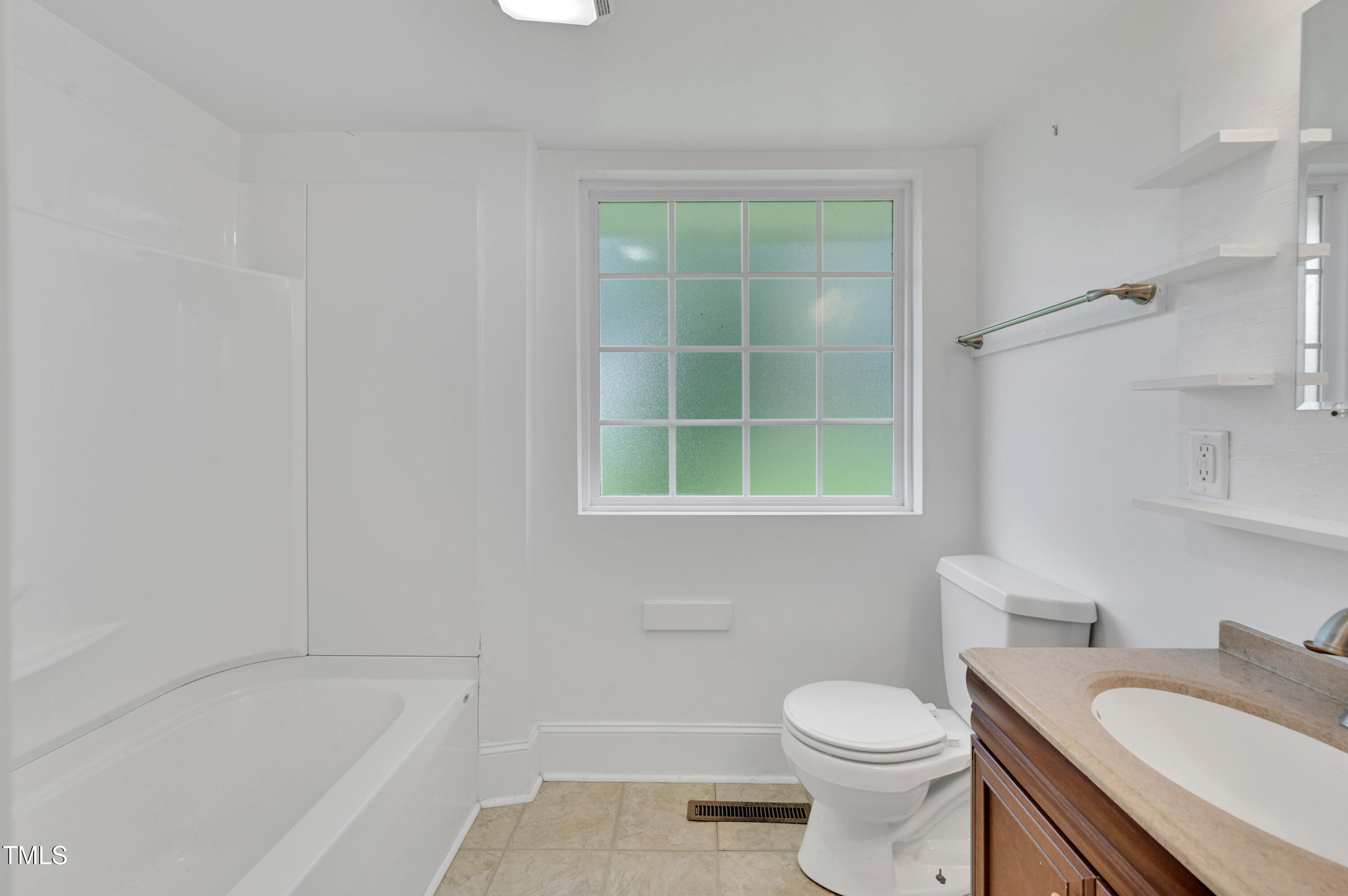 205 E 13th Street # A Property Photo 15