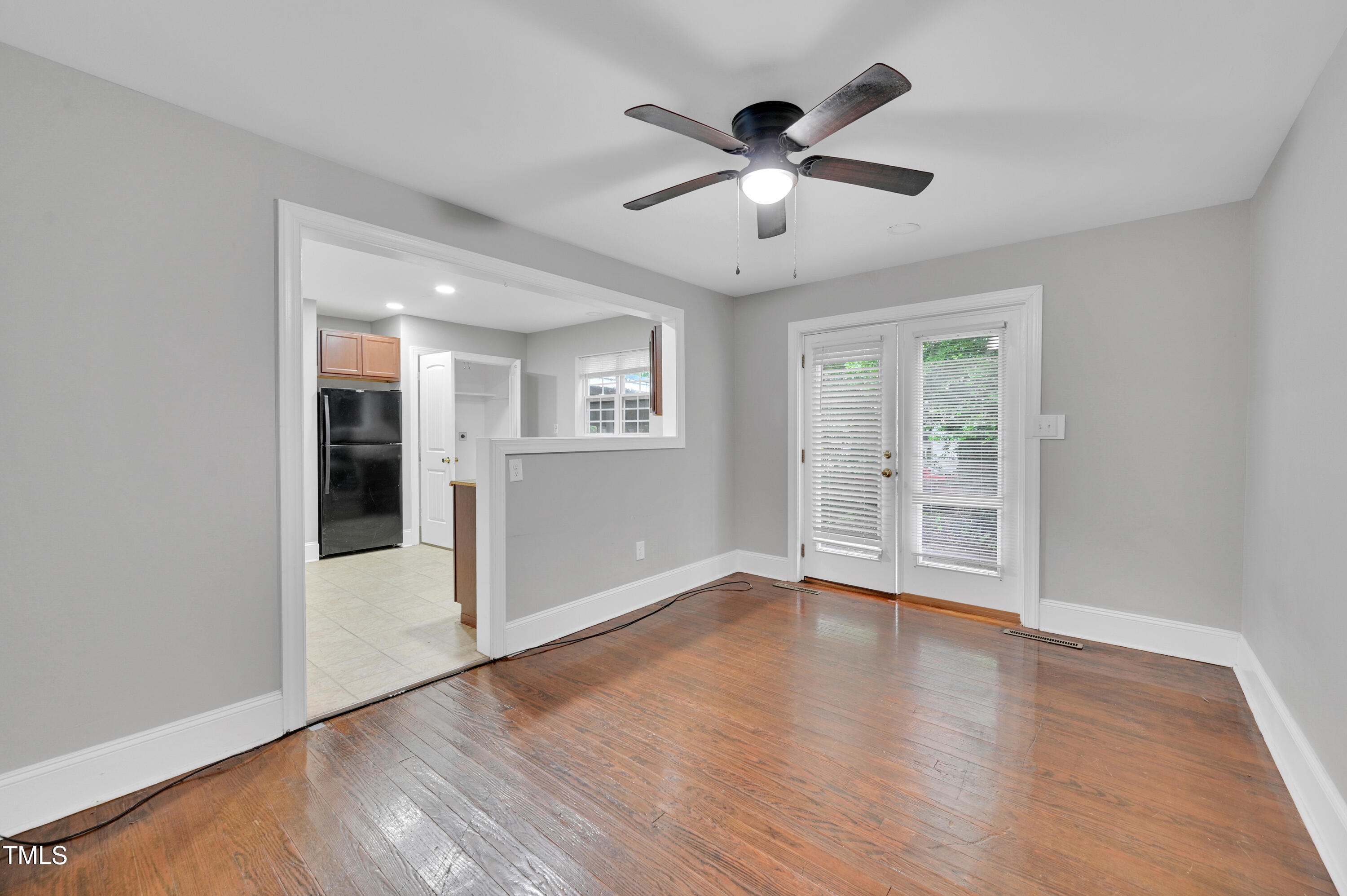 205 E 13th Street # A Property Photo 20