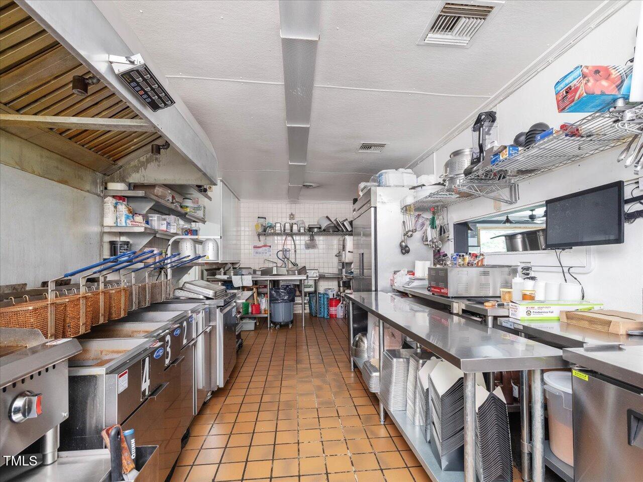 919 N 2nd Avenue Property Photo 18