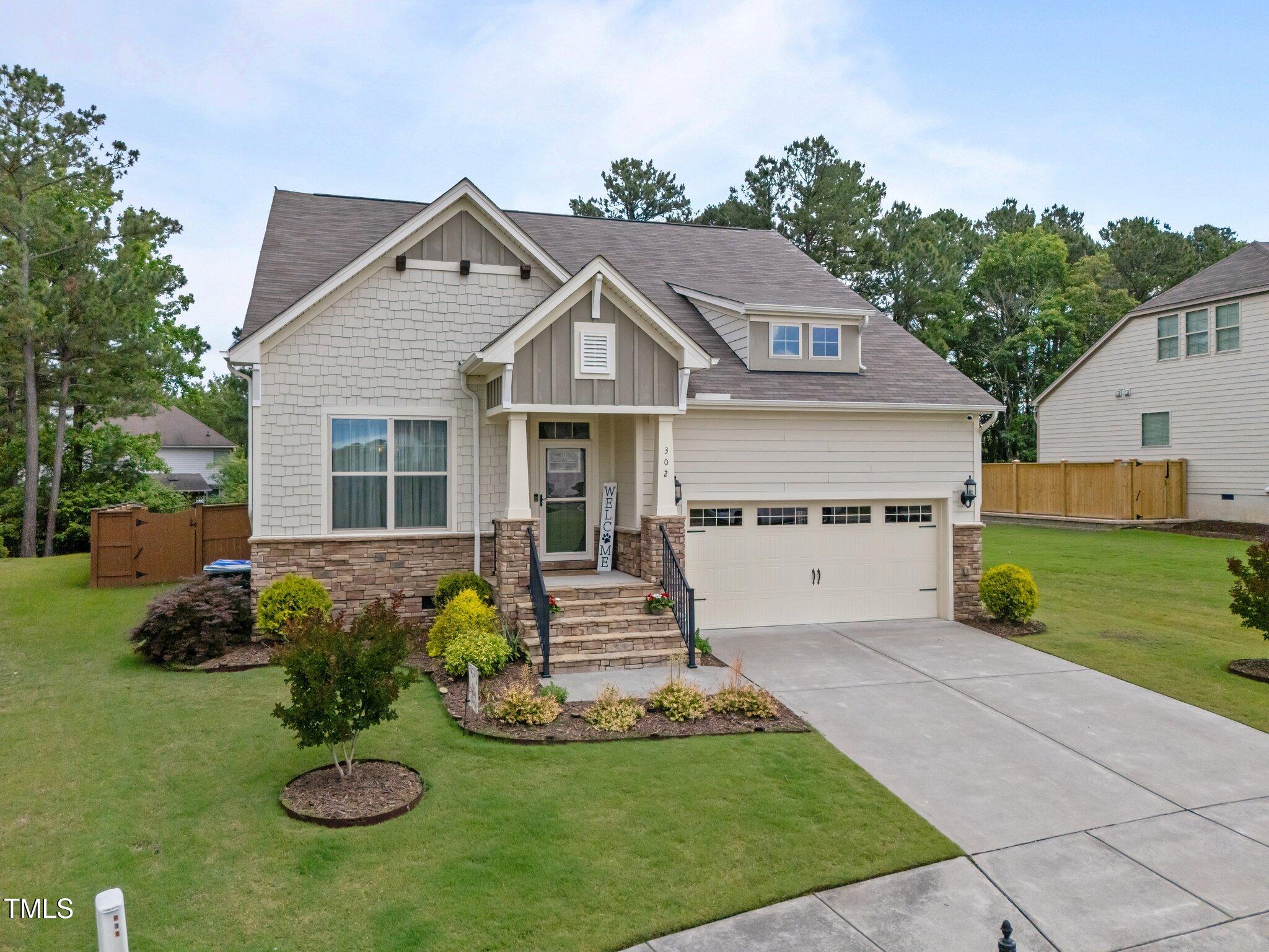 302 Kinney Glenn Court Property Photo 1