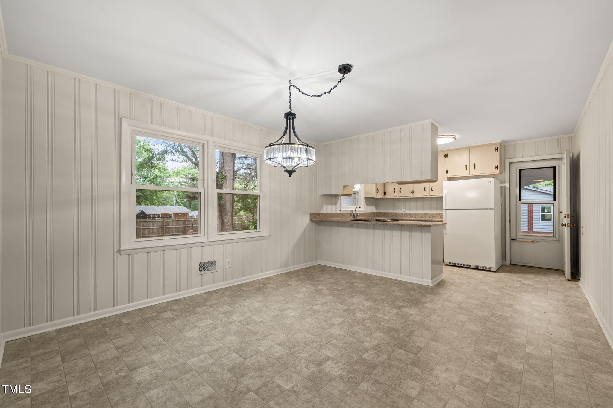 413 Winterlochen Road Property Photo 3