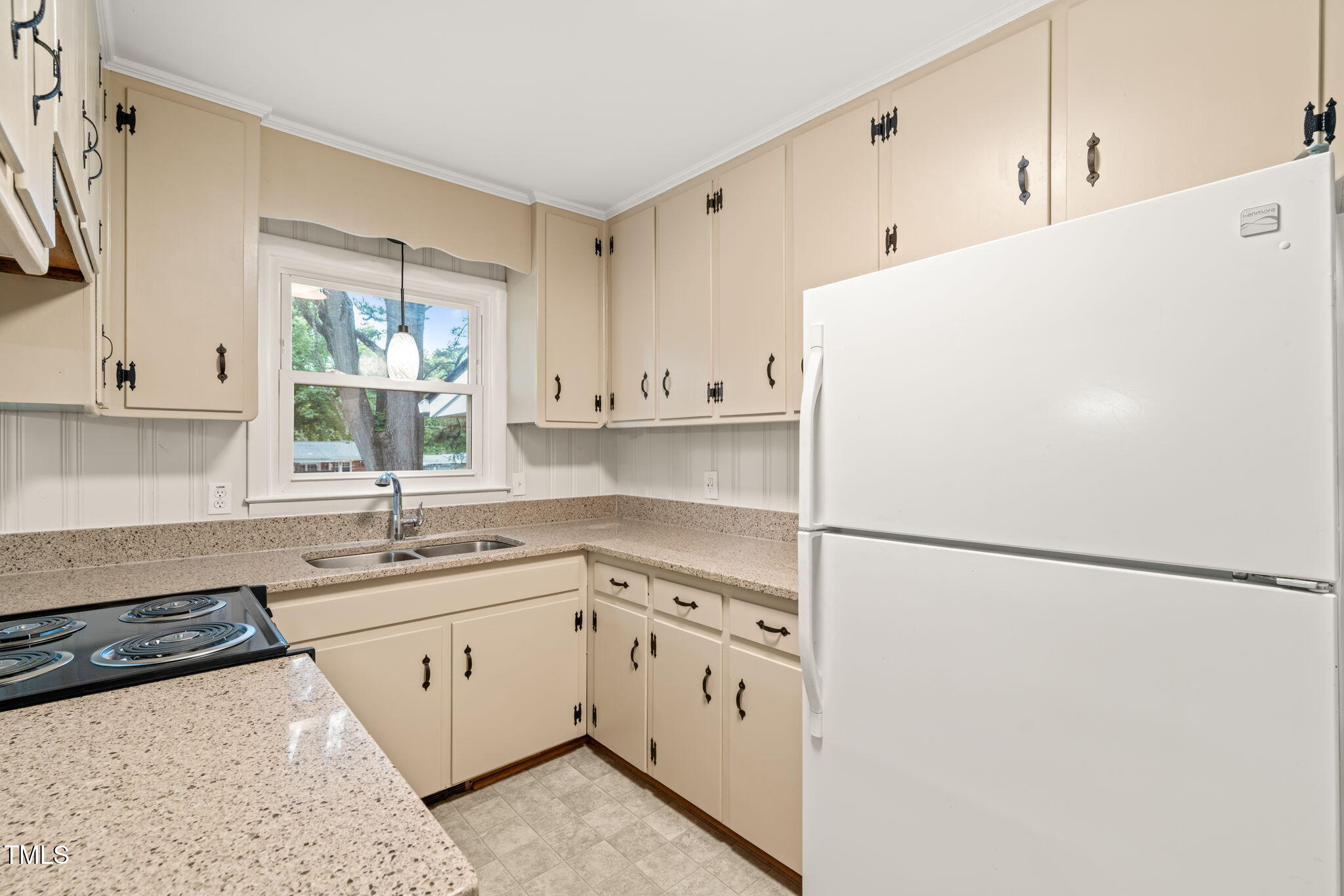 413 Winterlochen Road Property Photo 8