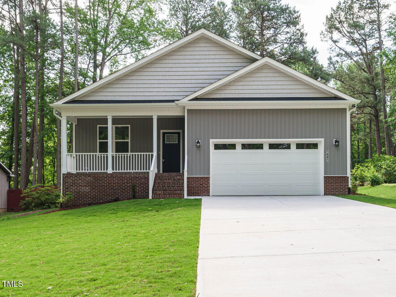 1481 Carolina Drive Property Photo 1