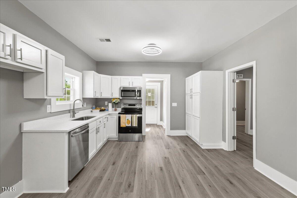 701 Franklin Avenue W Property Photo 2