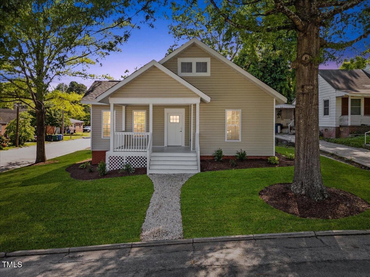 701 Franklin Avenue W Property Photo 3