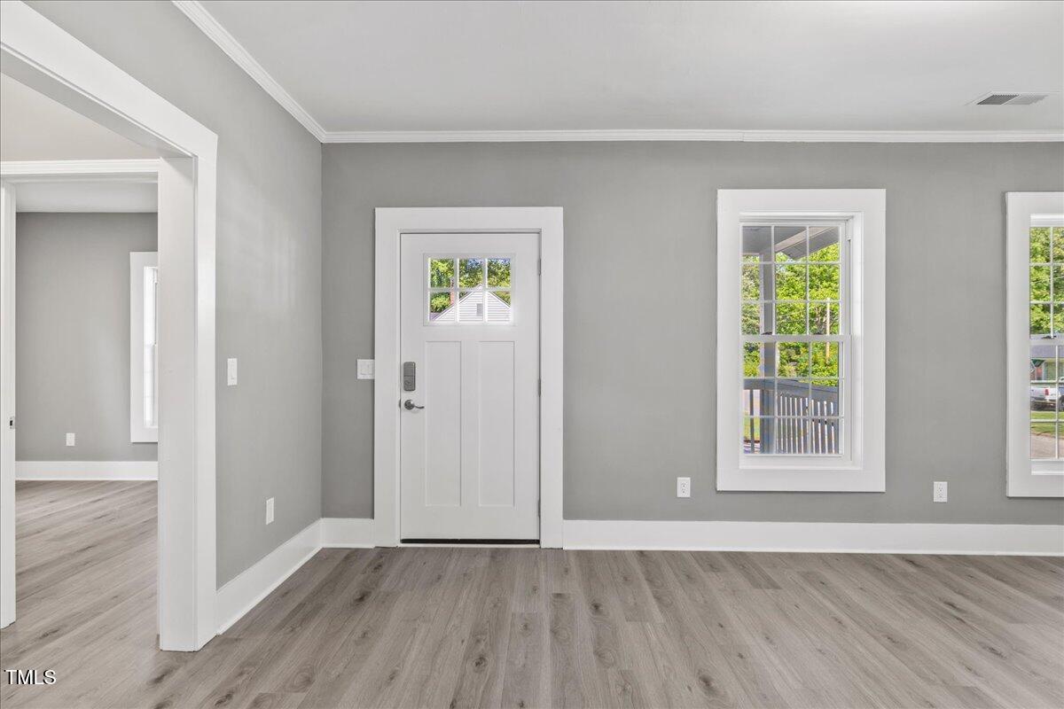 701 Franklin Avenue W Property Photo 6