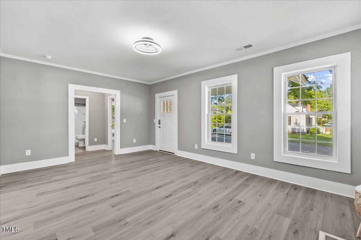 701 Franklin Avenue W Property Photo 8