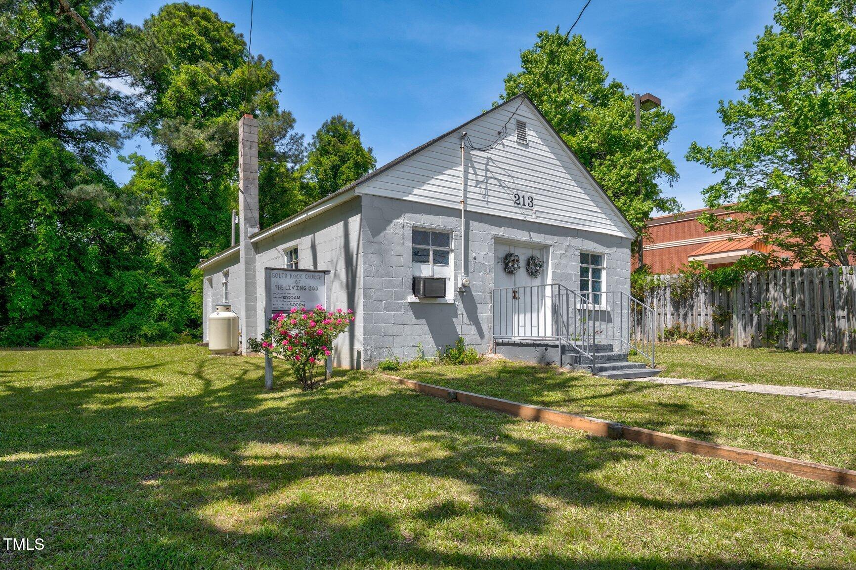 213 Warren Street Property Photo 2