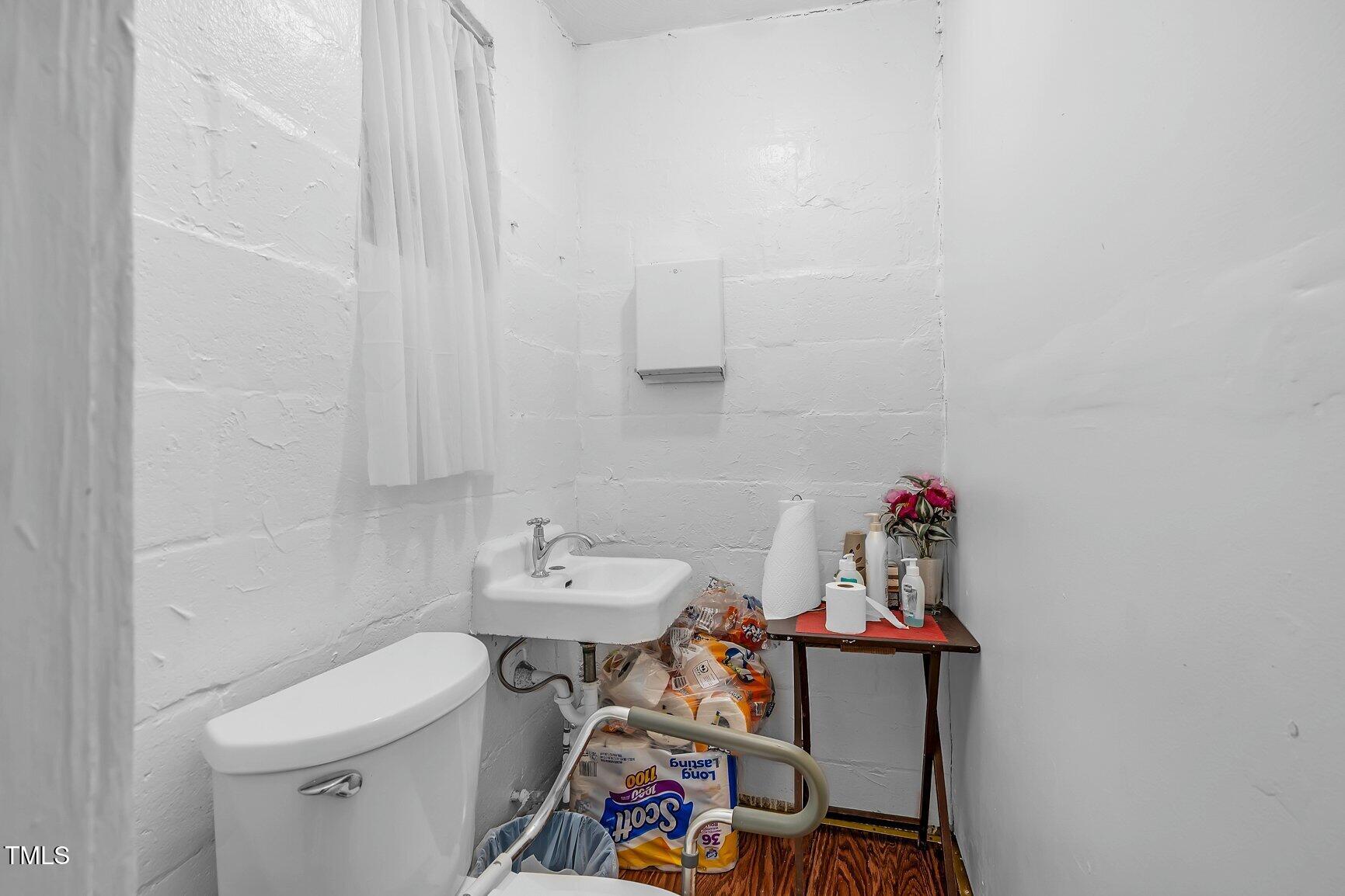 213 Warren Street Property Photo 11