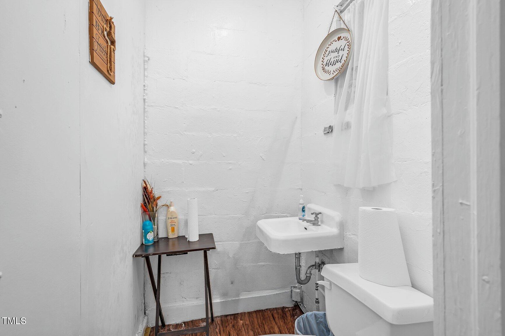 213 Warren Street Property Photo 12