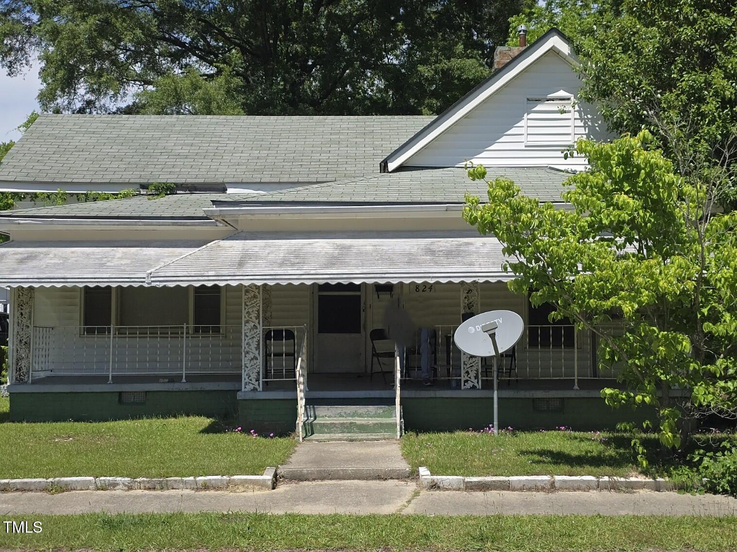 824 Beal Street Property Photo