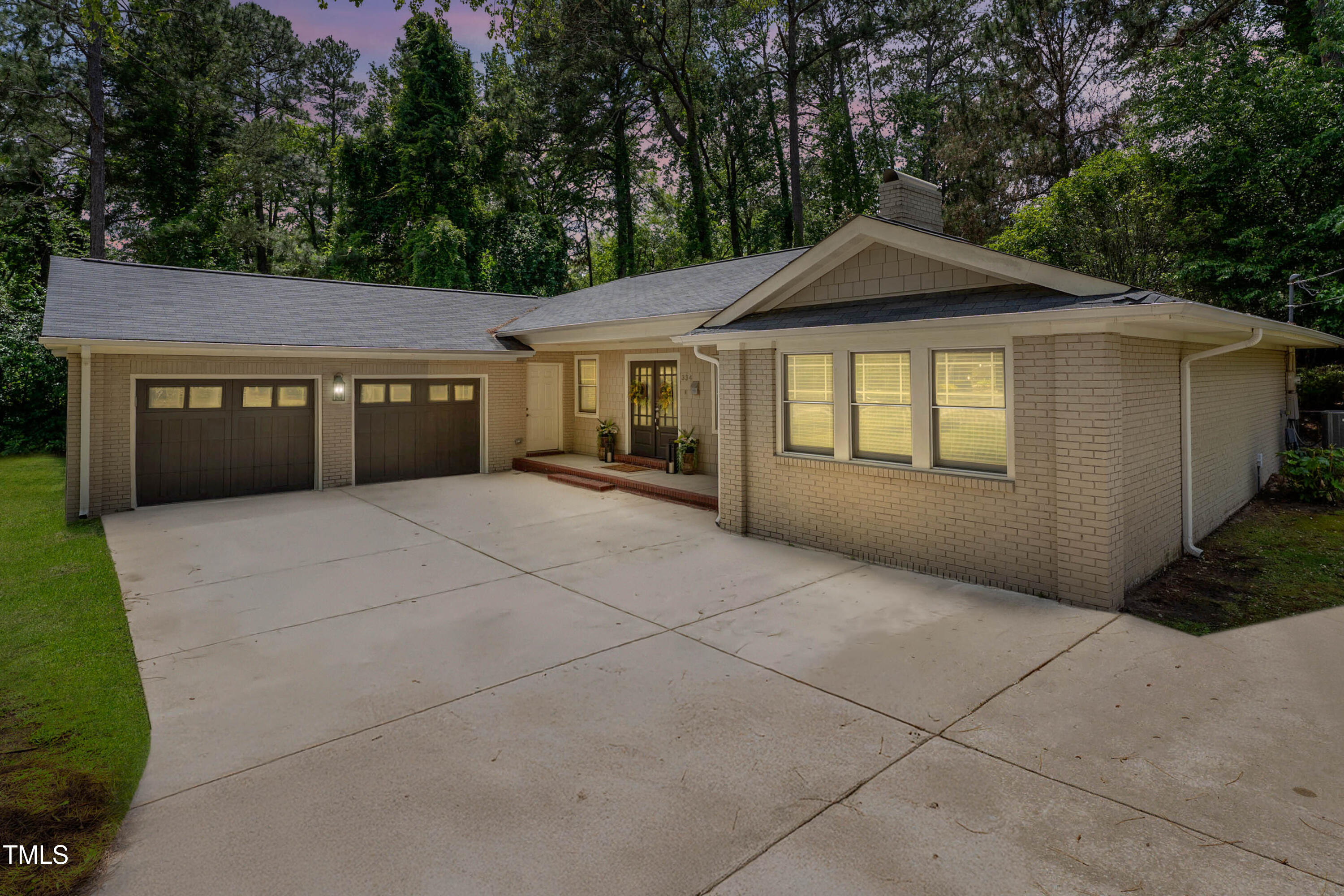 334 Westview Drive Property Photo 1