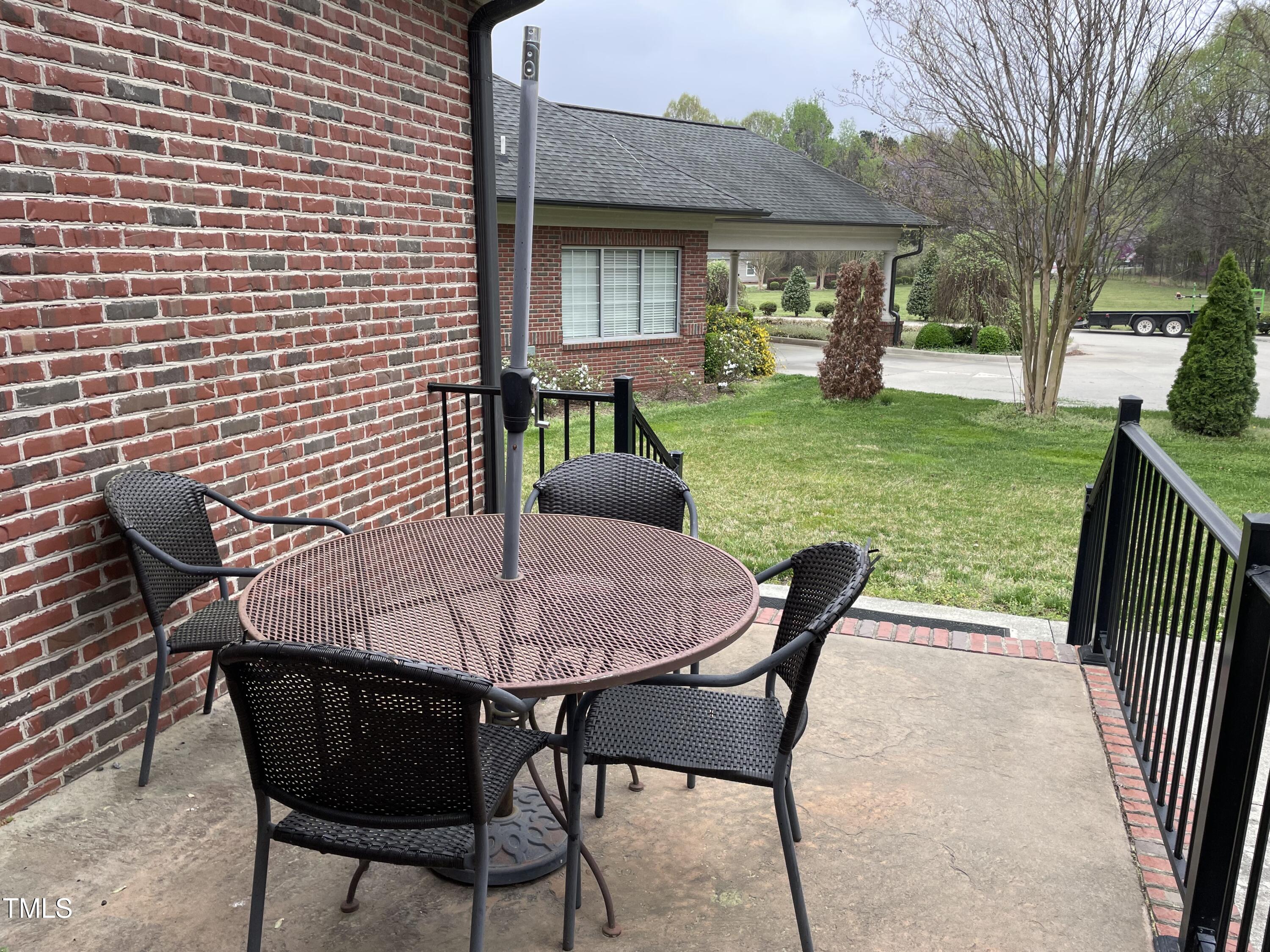 1611 Flora Avenue Property Photo 27