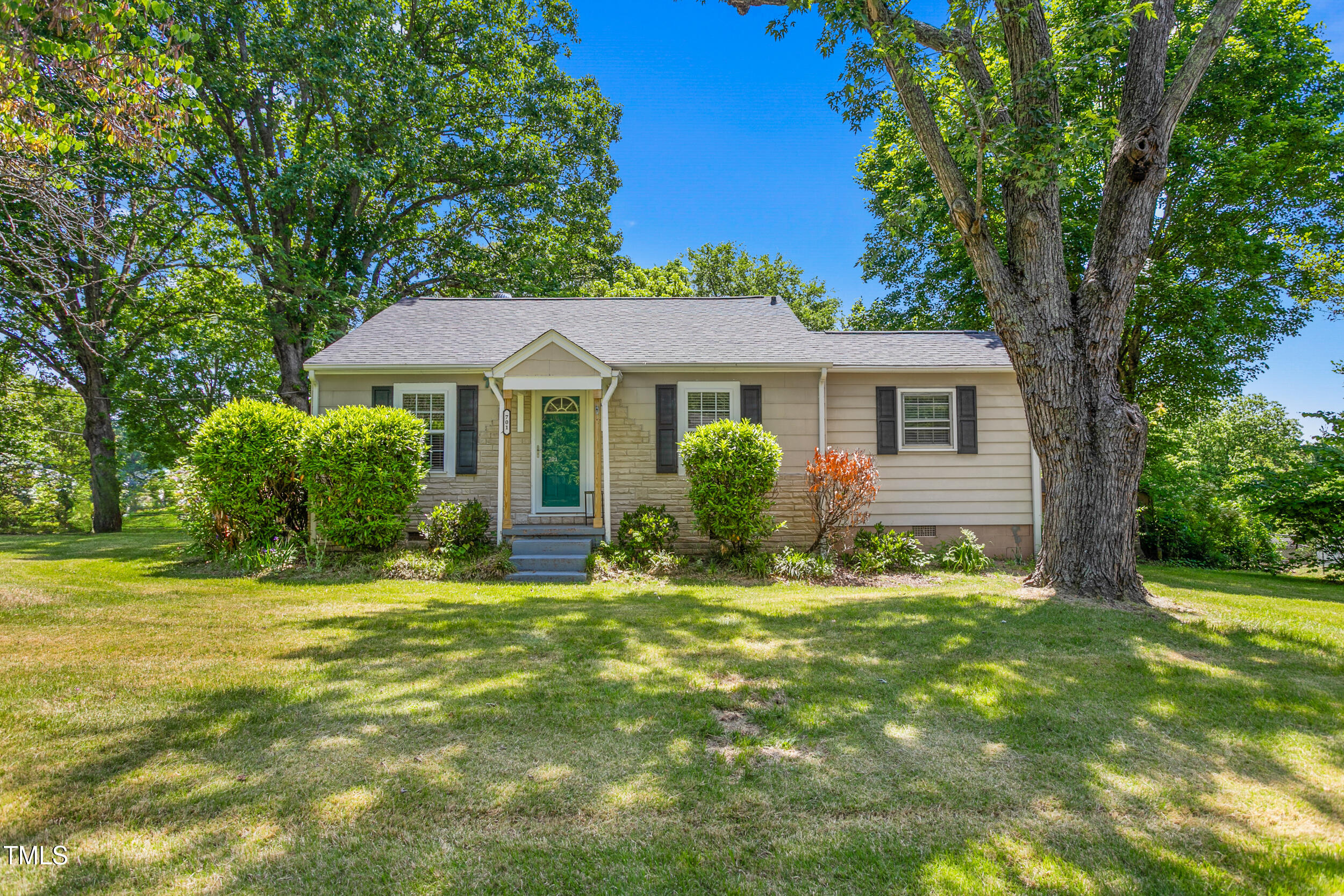 701 Veterans Drive Property Photo