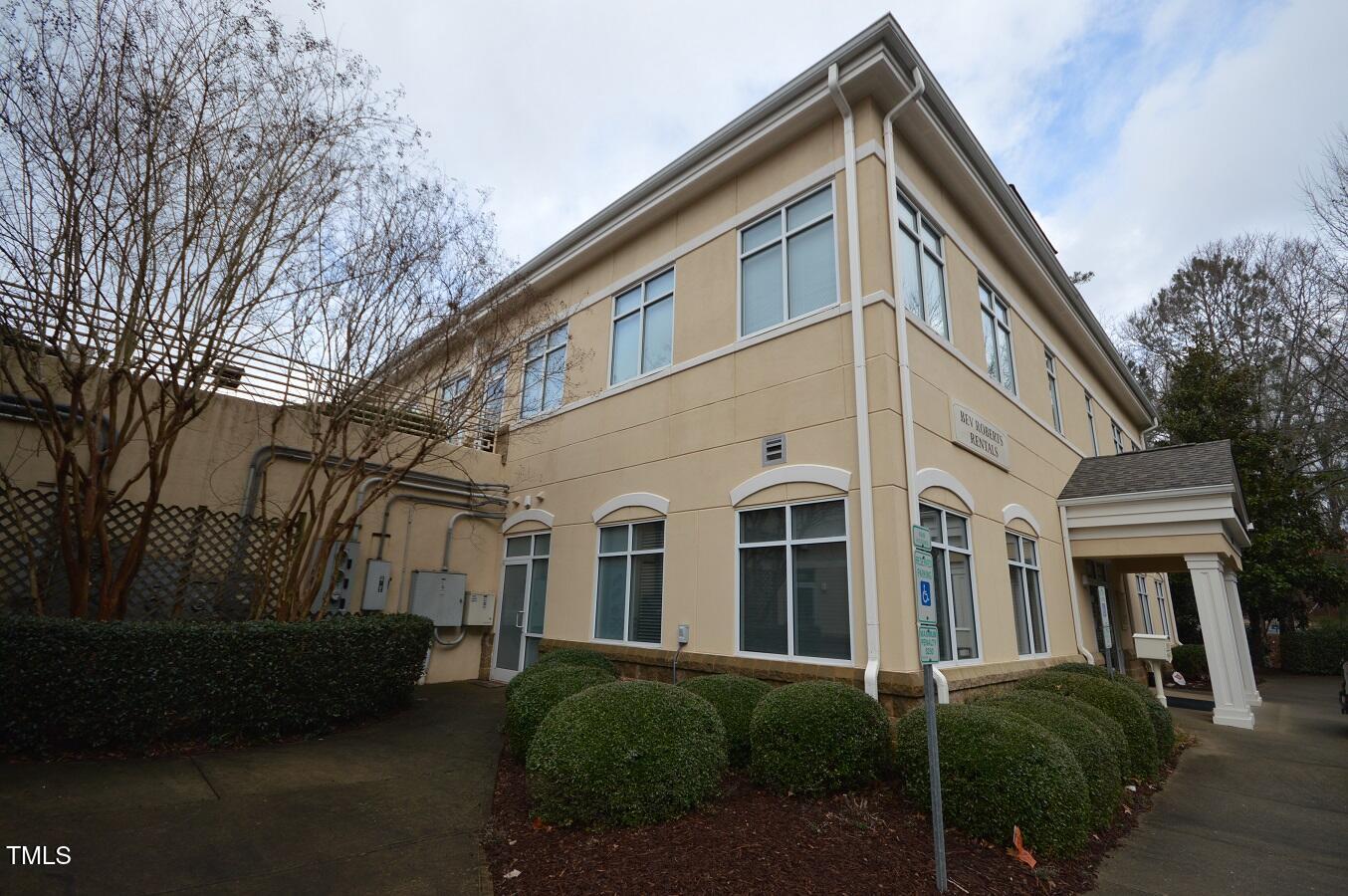 930 Se Cary Parkway # 104 Property Photo 2