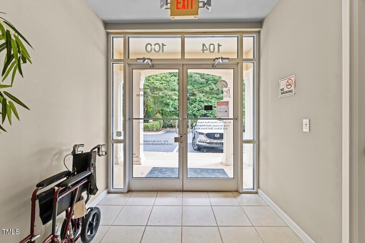 930 Se Cary Parkway # 104 Property Photo 3