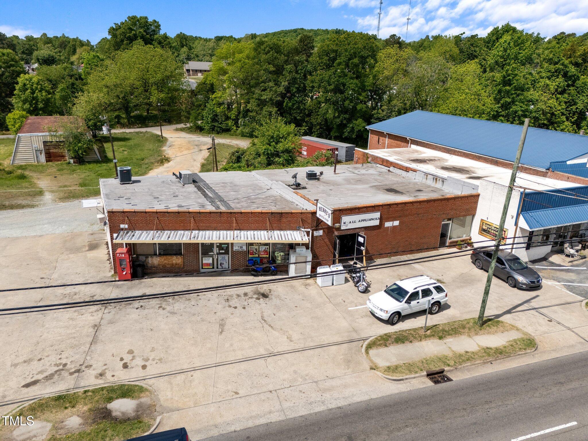 725 Durham Rd Road Property Photo 2