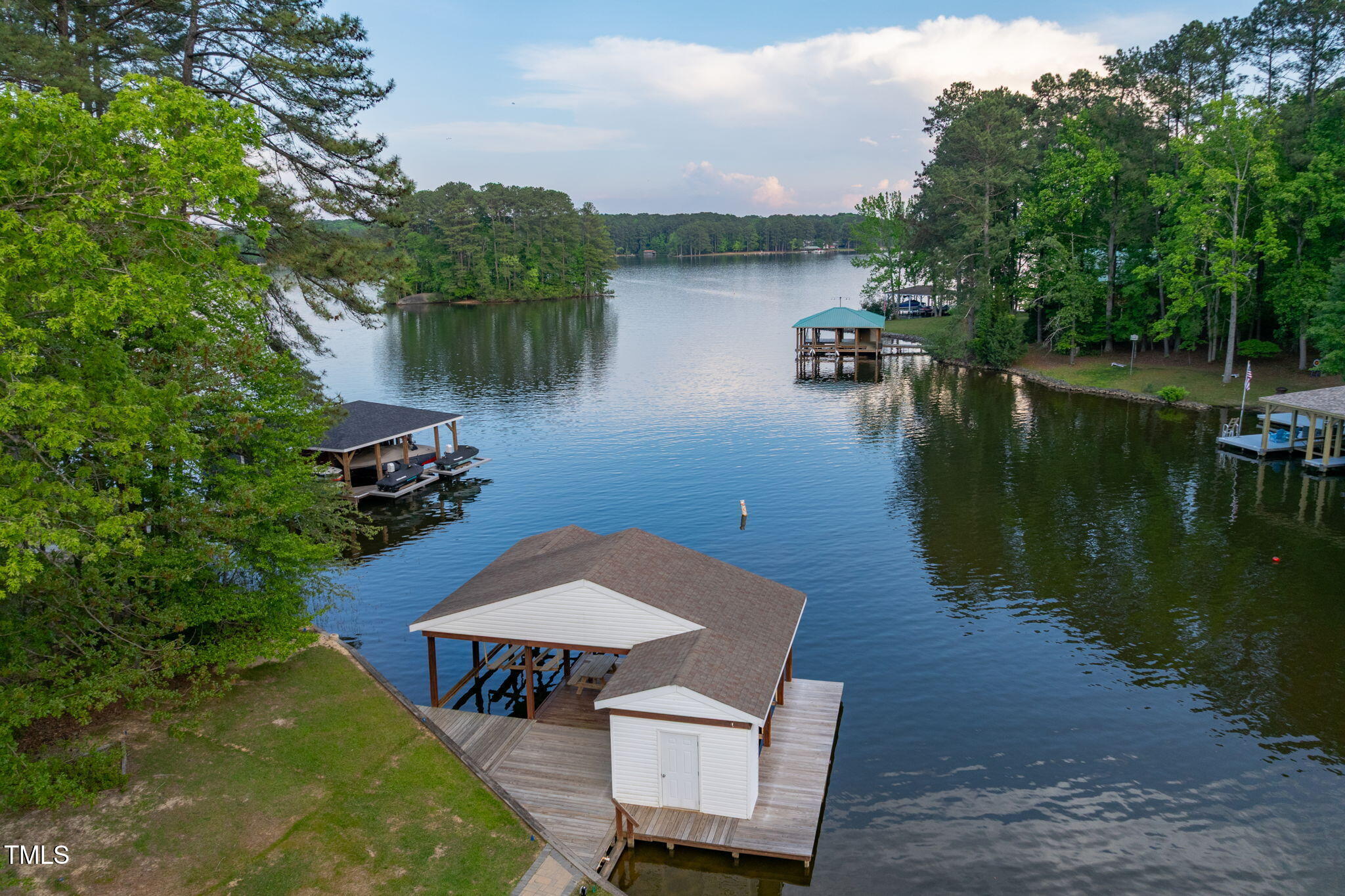 423 Flat Rock Road Property Photo 1