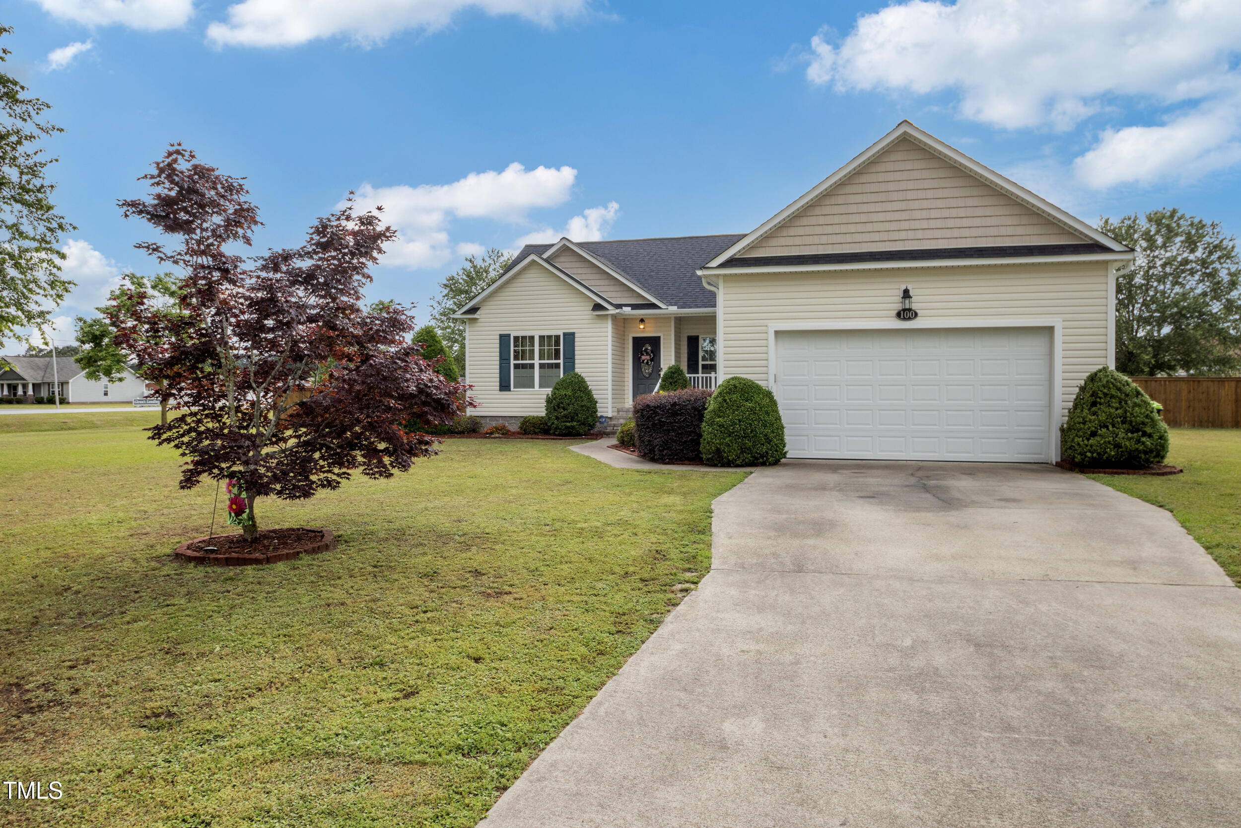 100 Jonathans Place Property Photo
