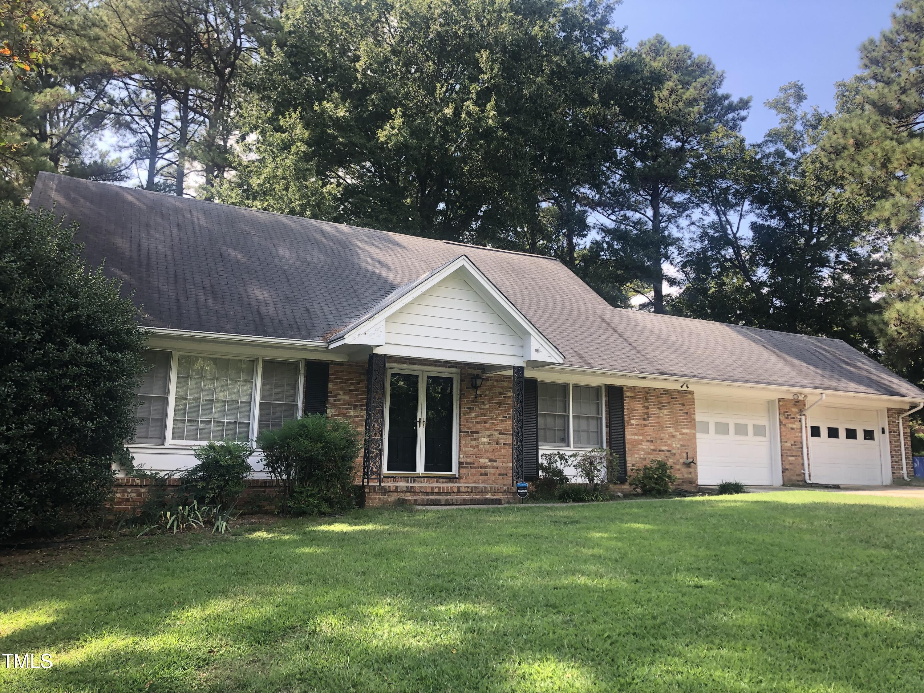 4423 Camelot Drive Property Photo