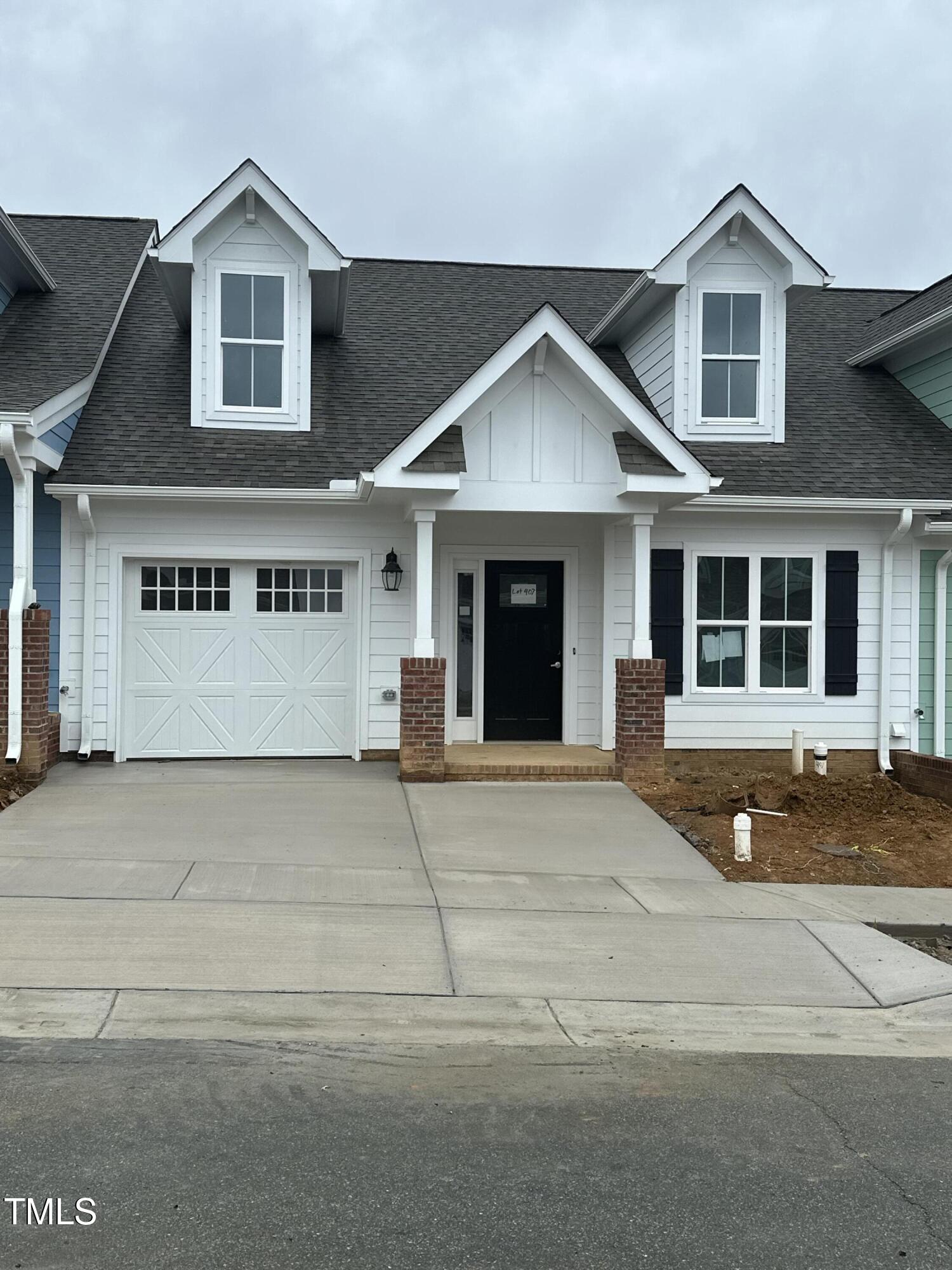 1739 Old Fields Boulevard Property Photo 1