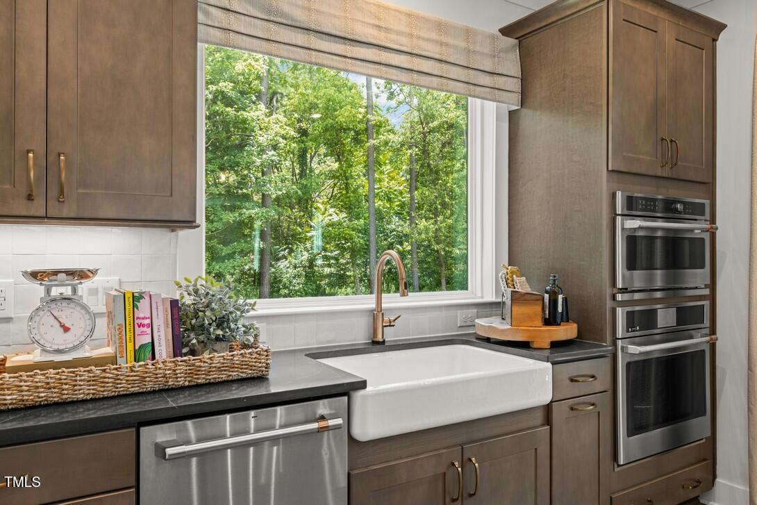 4611 Mint Leaf Lane Property Photo 17