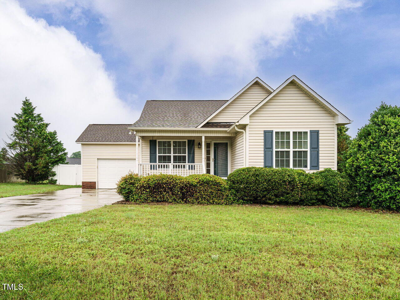 253 Middle Landing Drive Property Photo 1