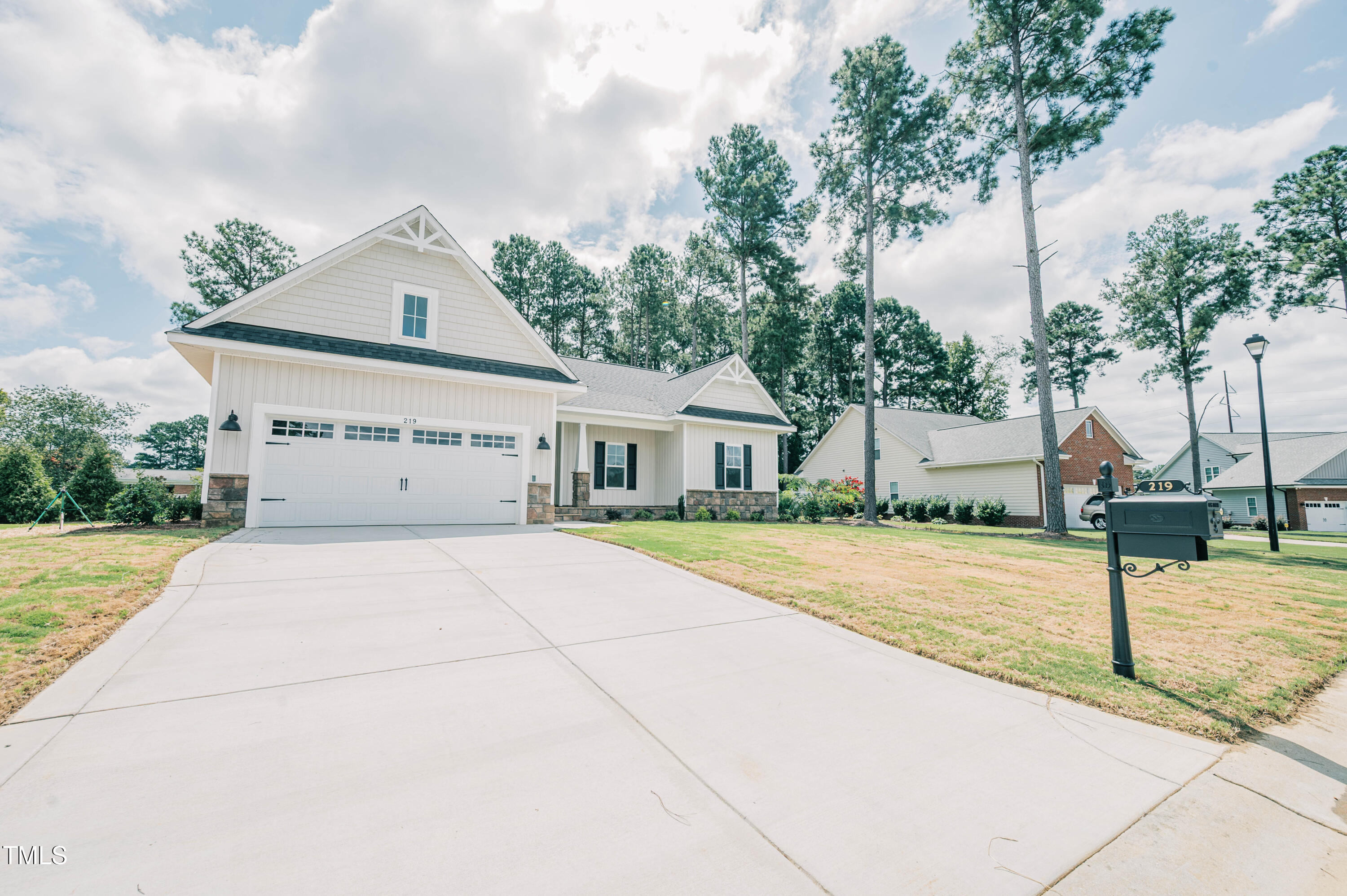 219 Crescent Drive Property Photo 48