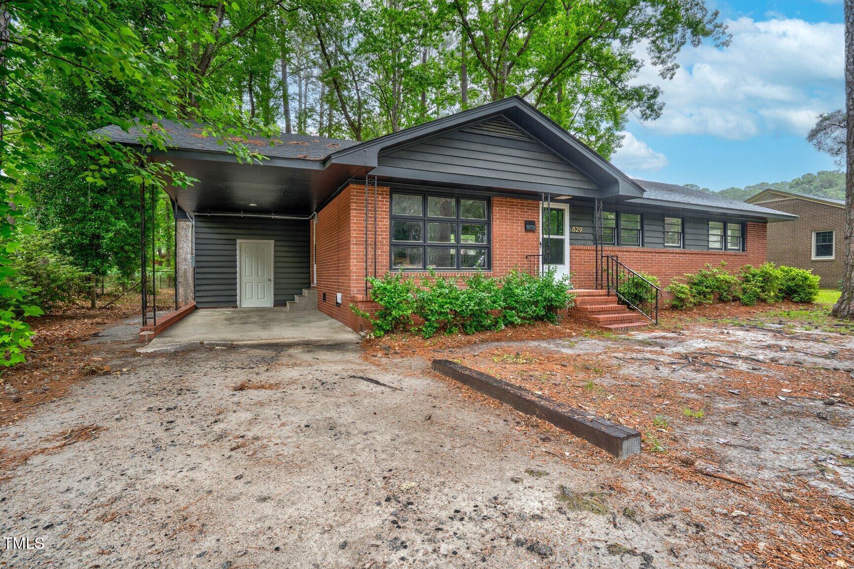 829 Burton Street Property Photo