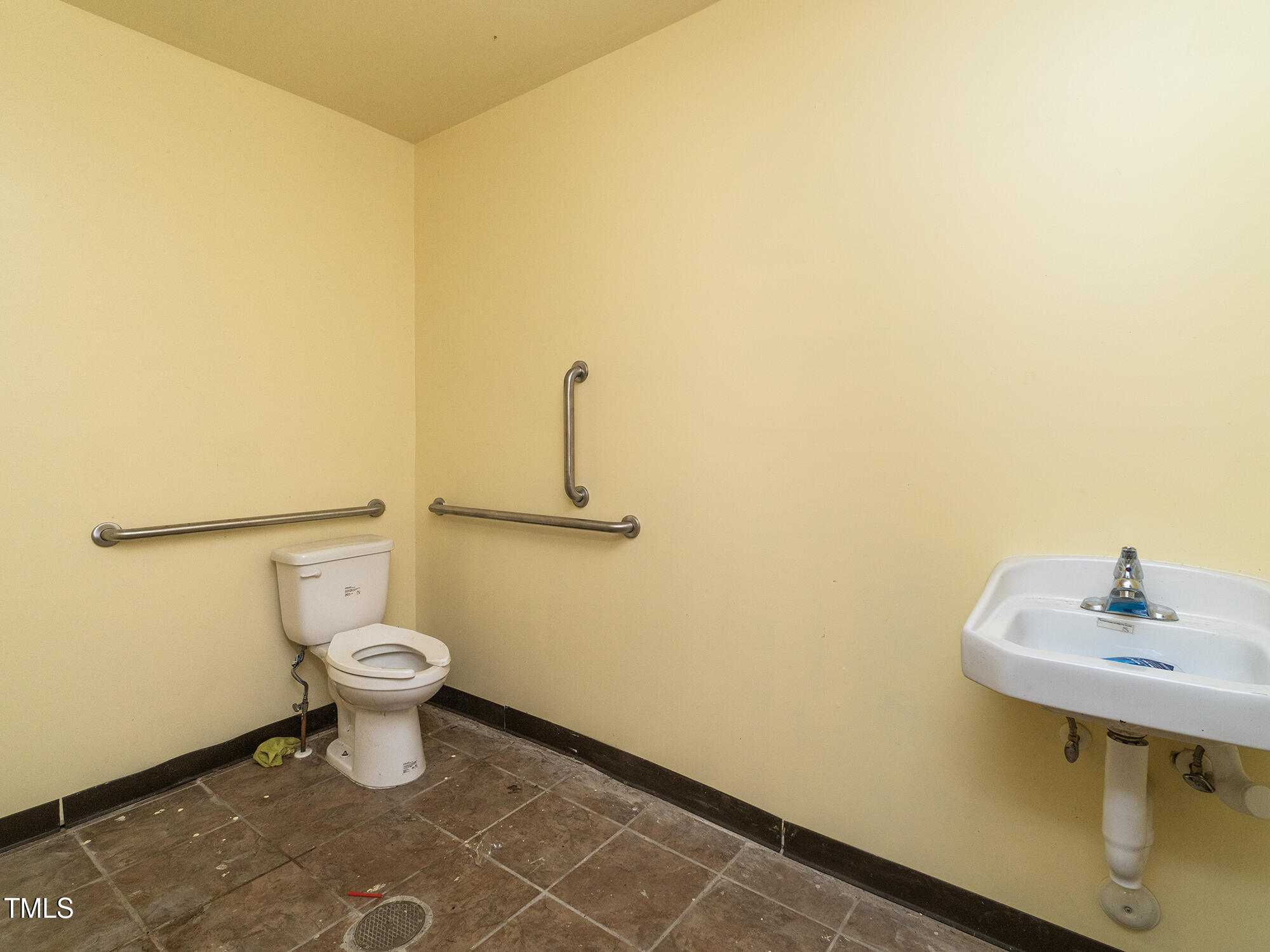 1540 Maple Avenue Property Photo 24