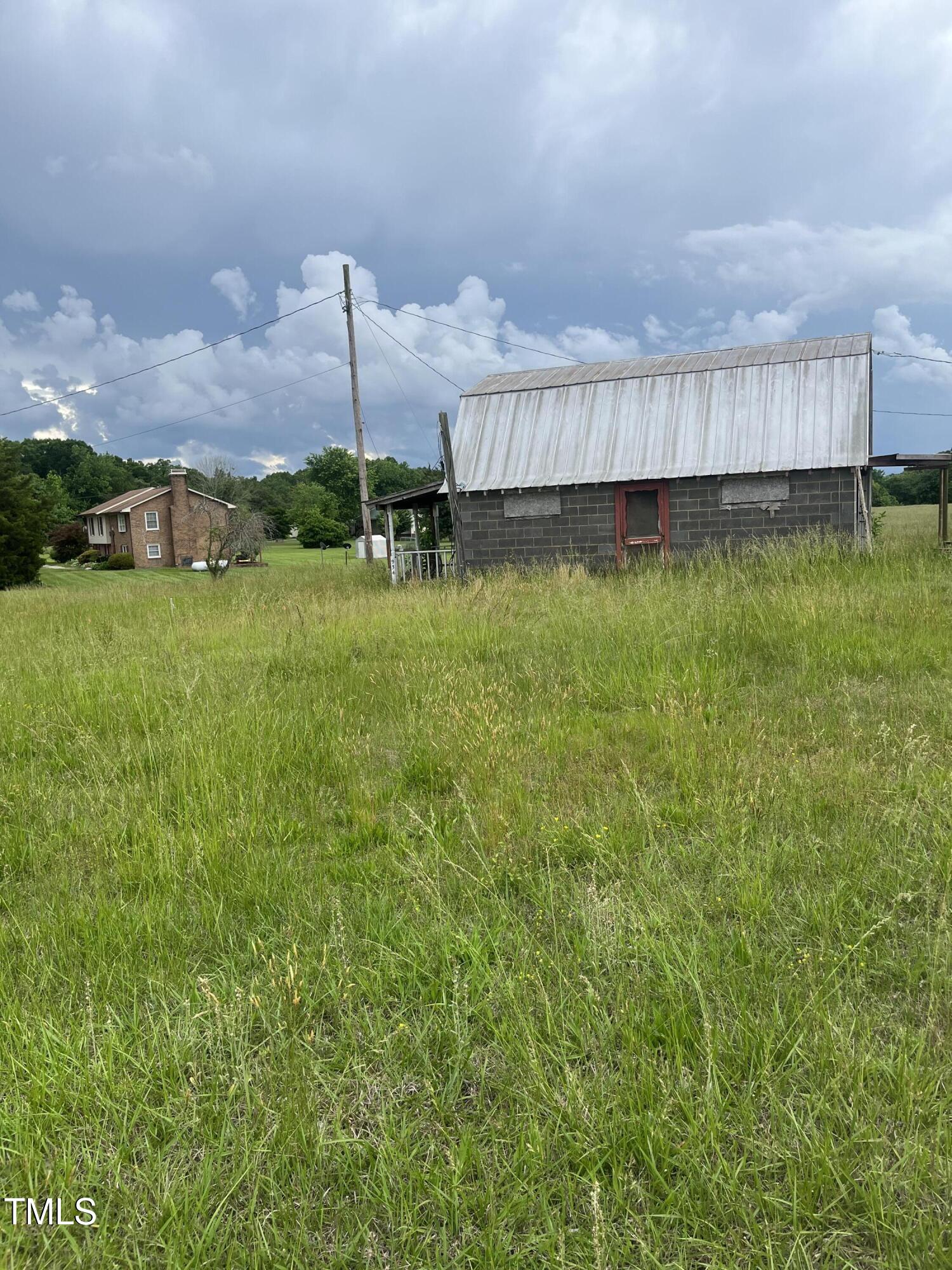 904 Boone Rd Road Property Photo 4