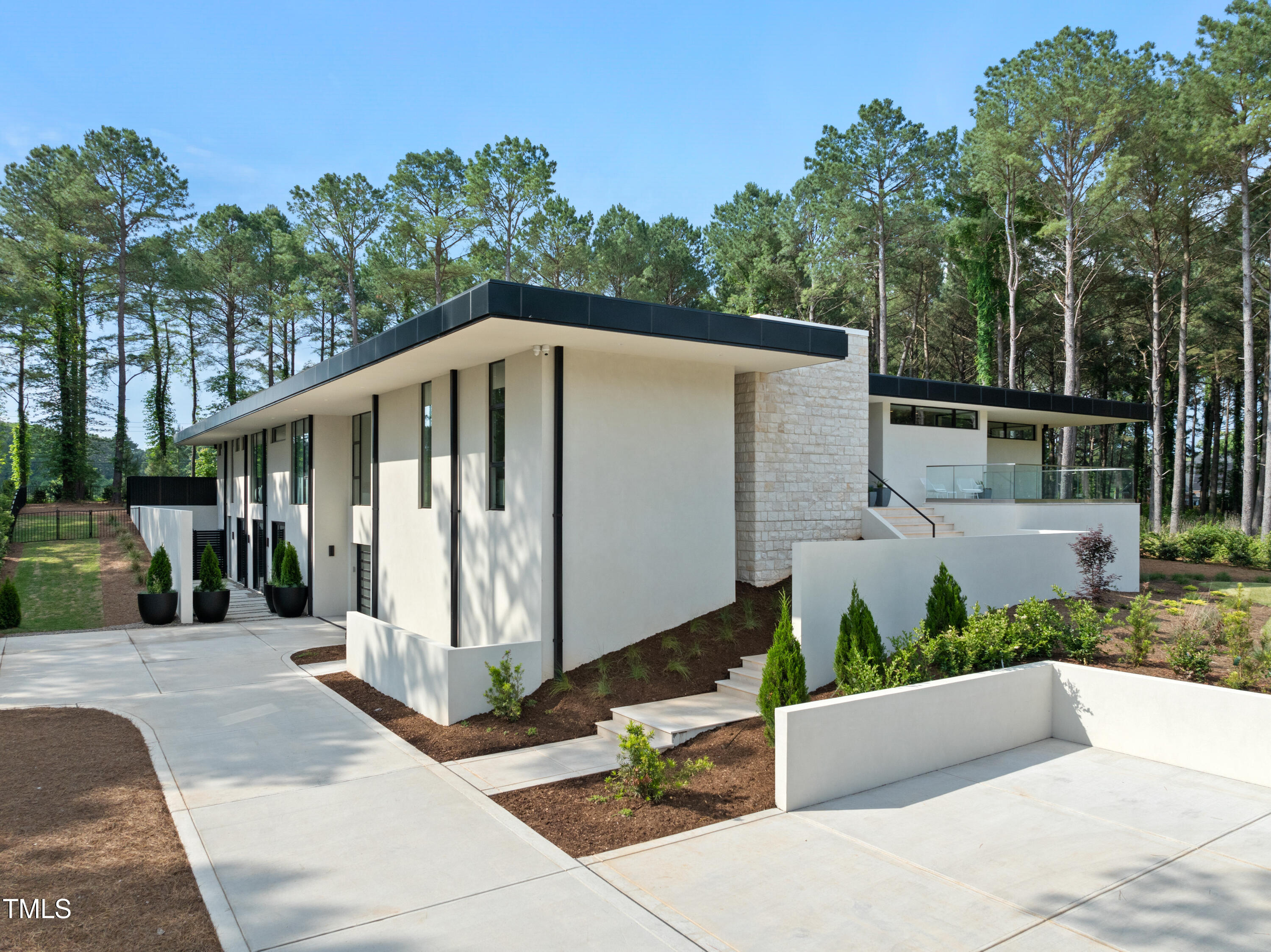 812 Stradella Road Property Photo 34