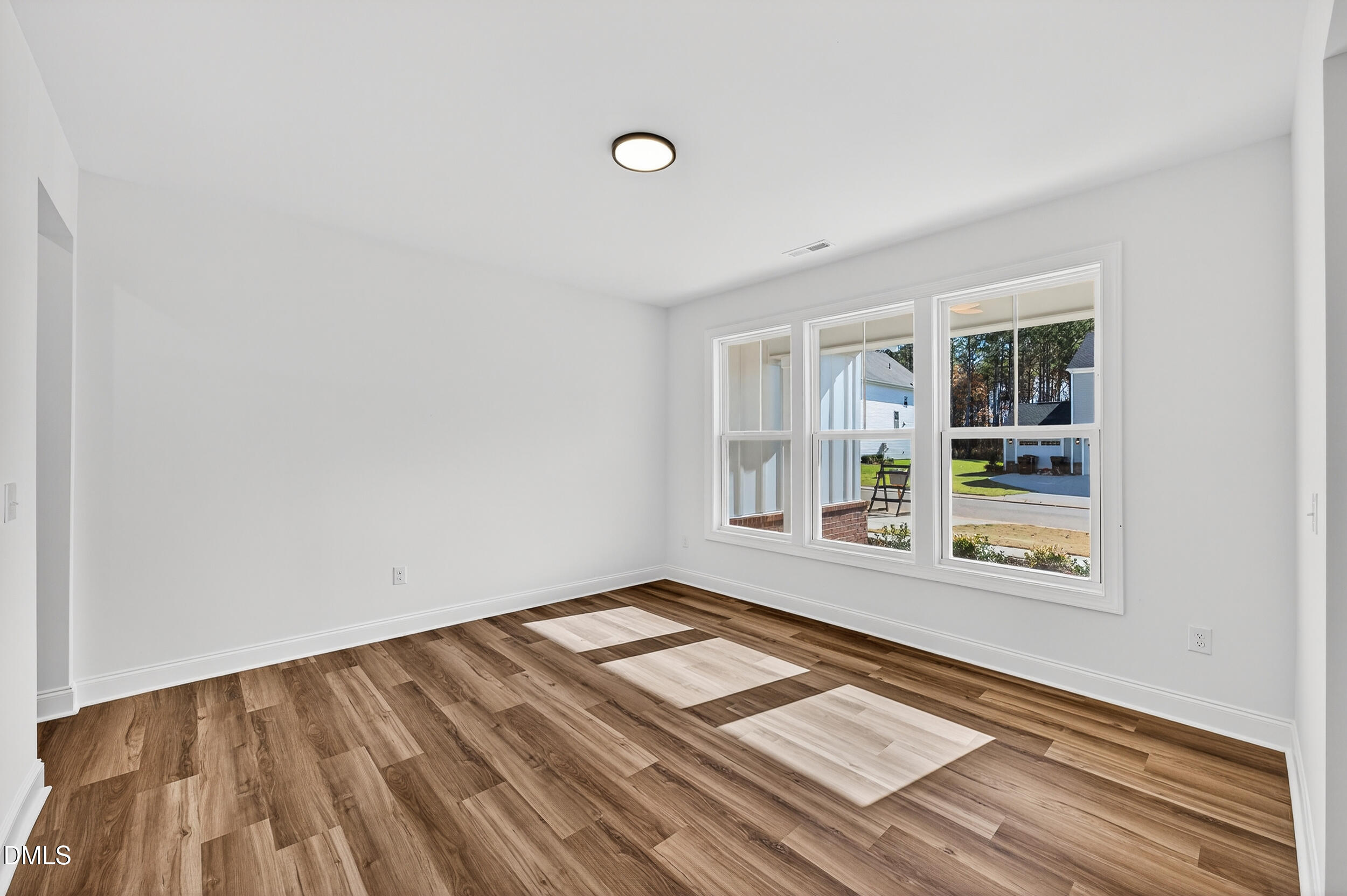 140 W Fountainhead Lane Property Photo 5