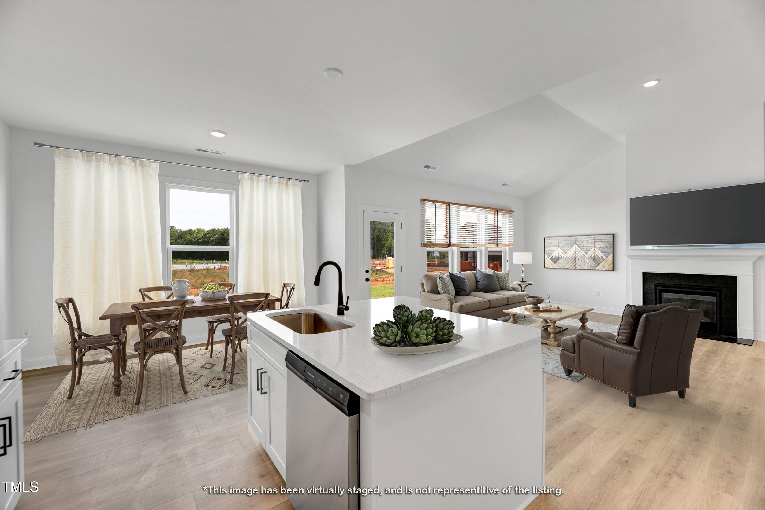 140 W Fountainhead Lane Property Photo 8