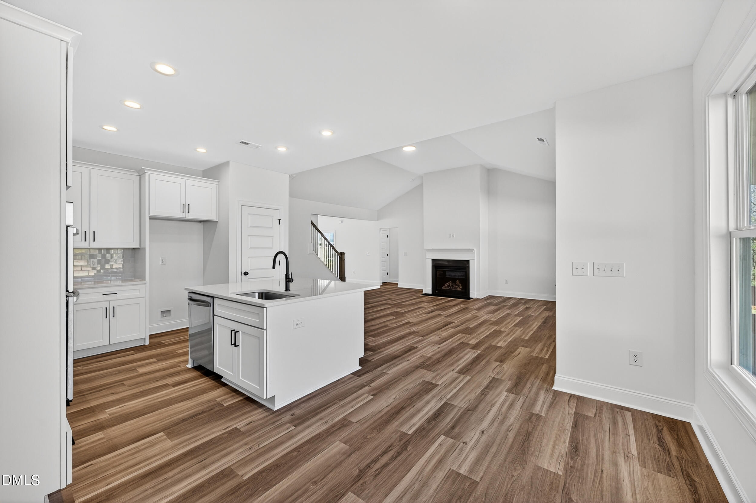 140 W Fountainhead Lane Property Photo 9