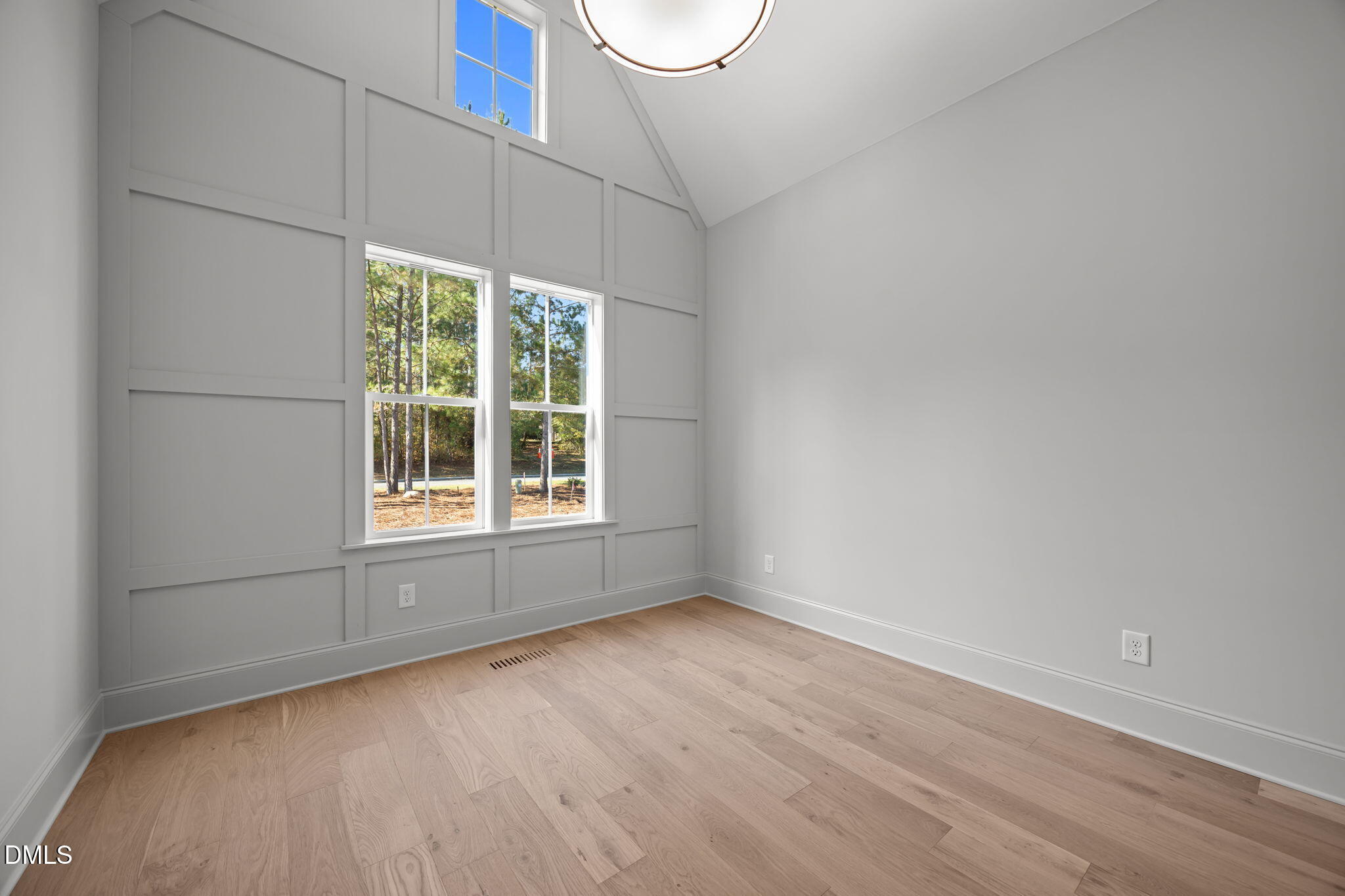 93 Bur Oak Court Property Photo 5